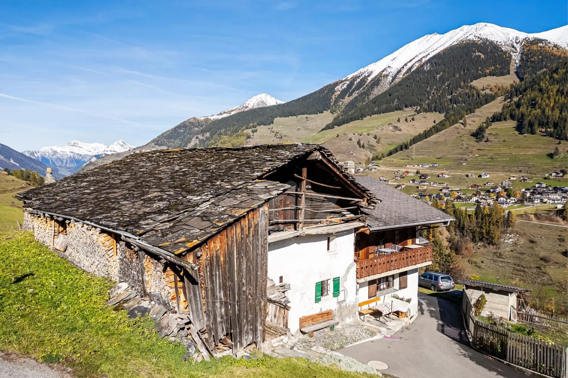 Zu renovieren! Authentisches Dorfhaus und Scheune