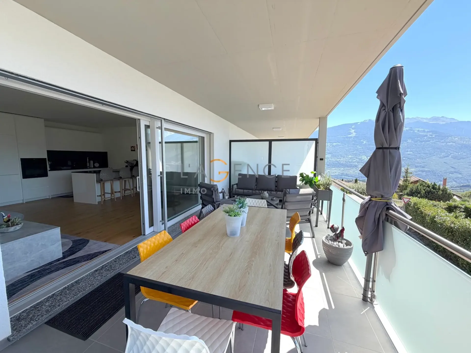 APPARTEMENT VON 4,5 ZIMMERN MIT GROSSER TERRASSE VON 21 M2