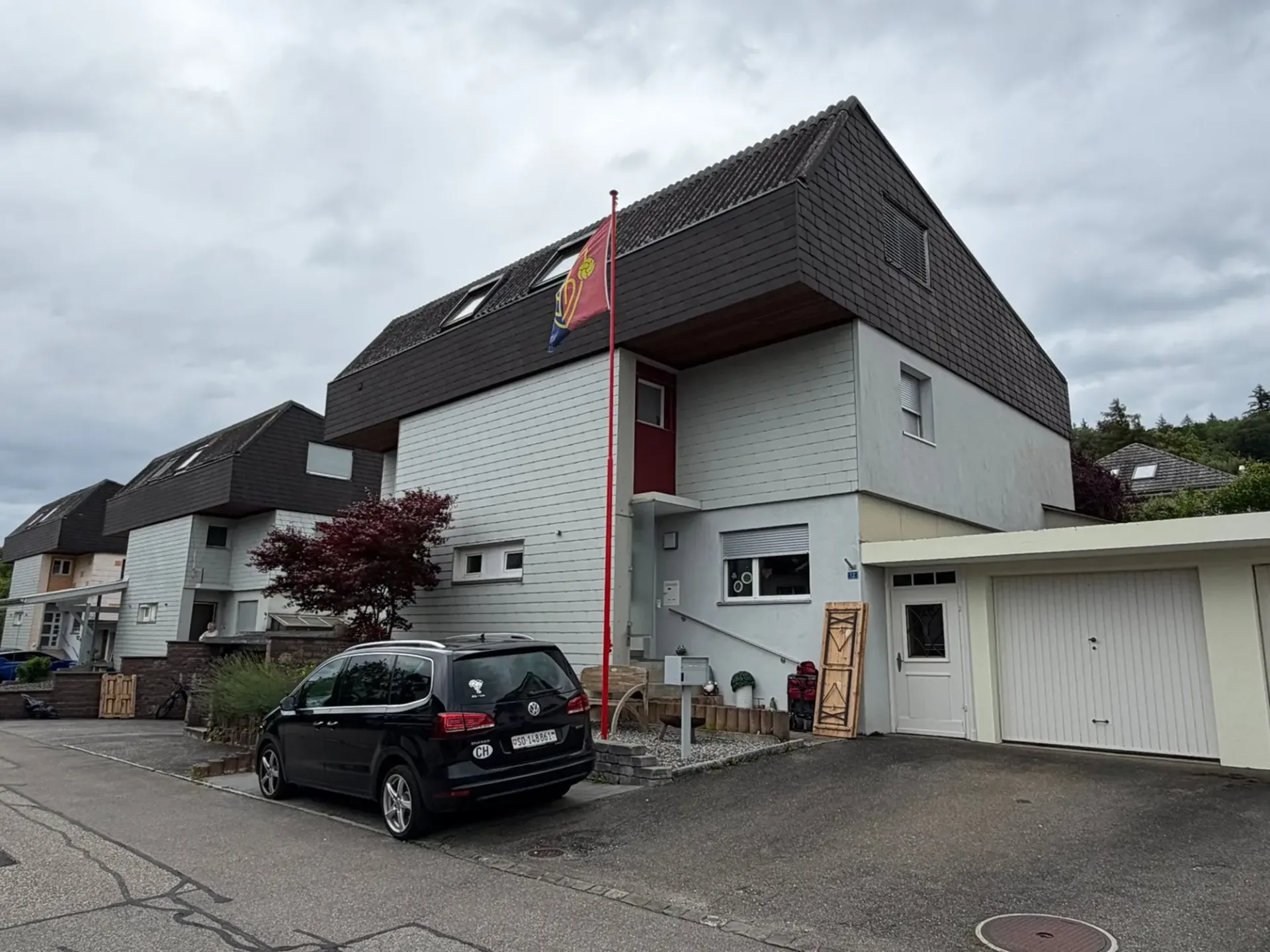DEFH MIT GARAGE AN ZENTRALER LAGE IN KAPPEL ZU VERKAUFEN