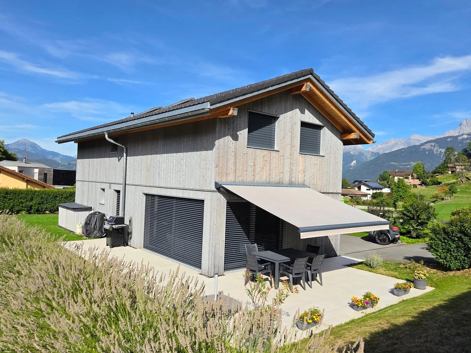 Moderne Einfamilienhaus mit 5.5 Zimmern in Choëx mit Panoramablick auf die Berge