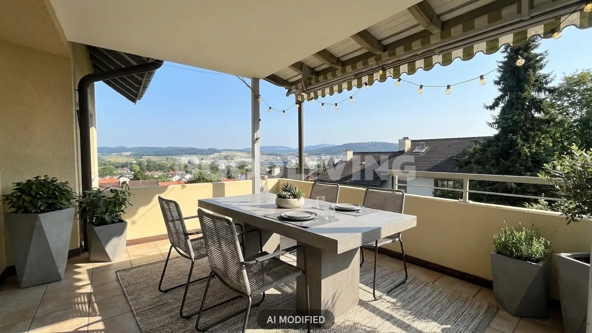 Grosszügige Maisonette-Attikawohnung mit Balkon und Panoramablick