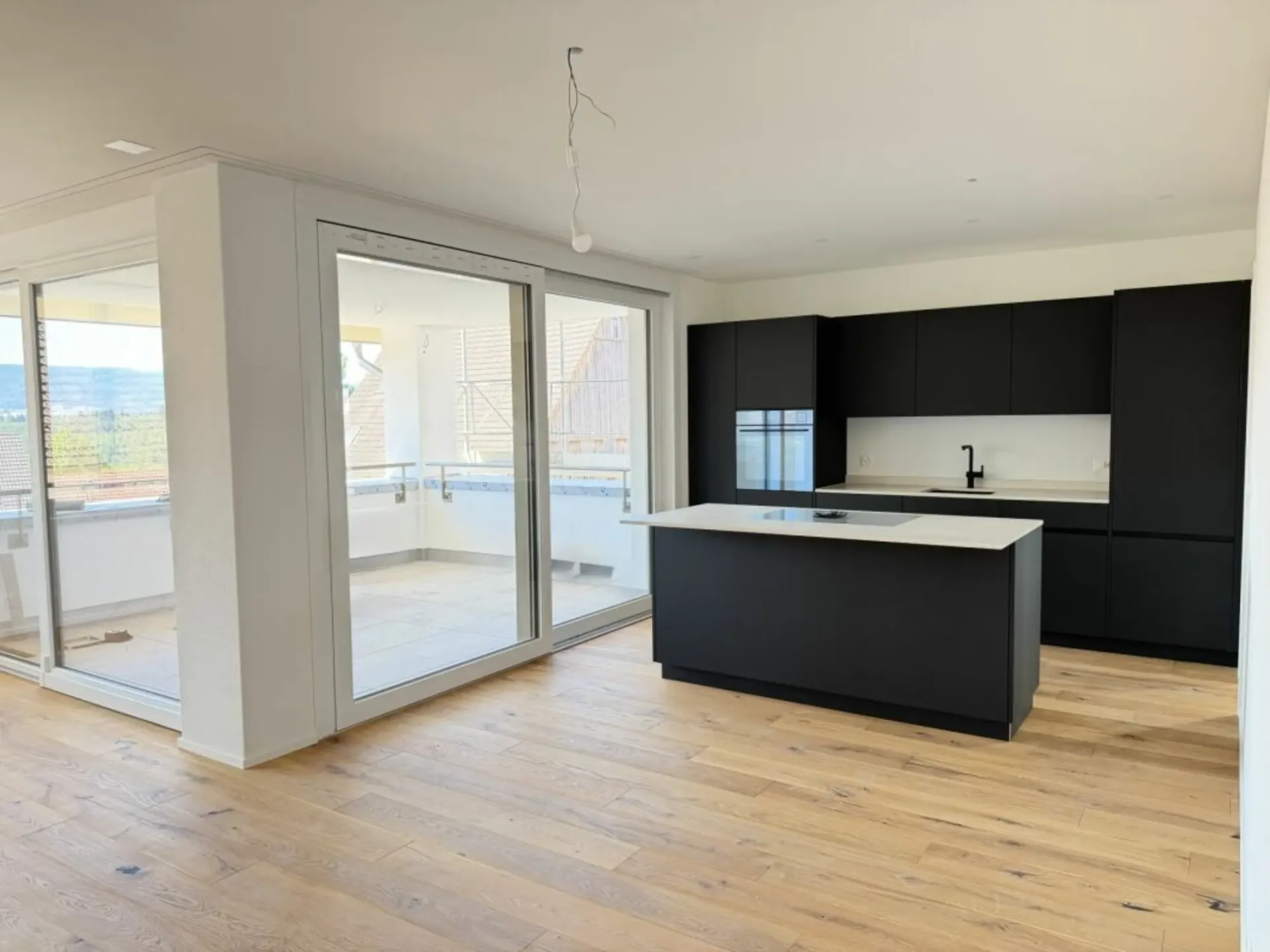 Newly built 4.5-room apartment on the 1st floor with underground parking