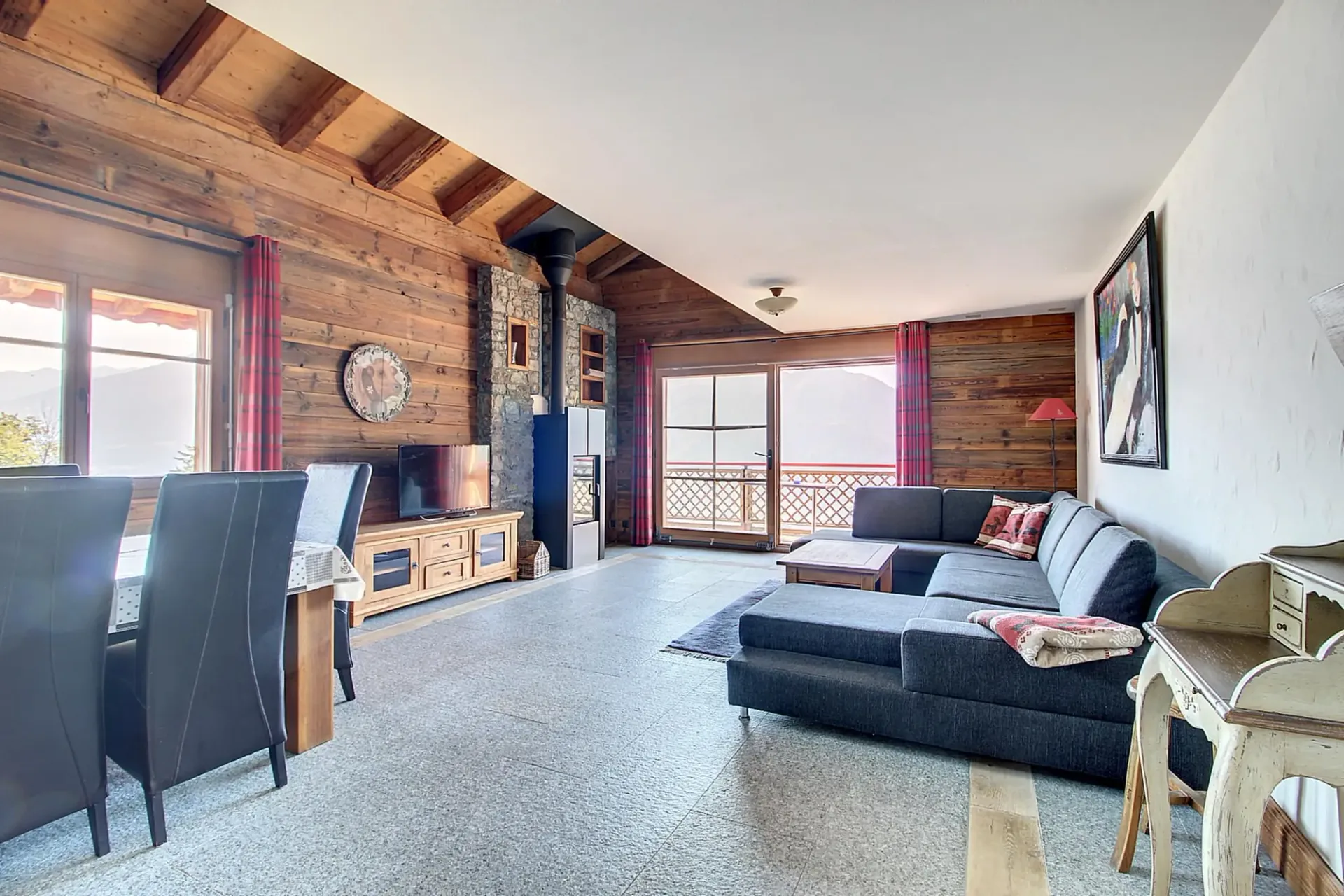 Duplex mit 5.5 Zimmern, Balkon und Panoramablick in einer Zweitwohnung
