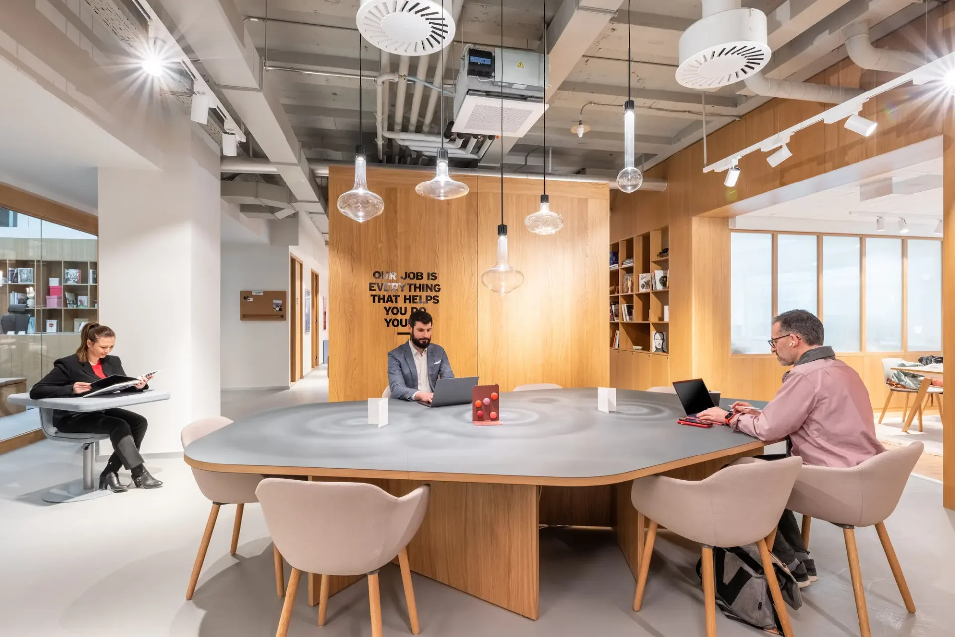 Büro-Design für 15 Personen bei Spaces Nations