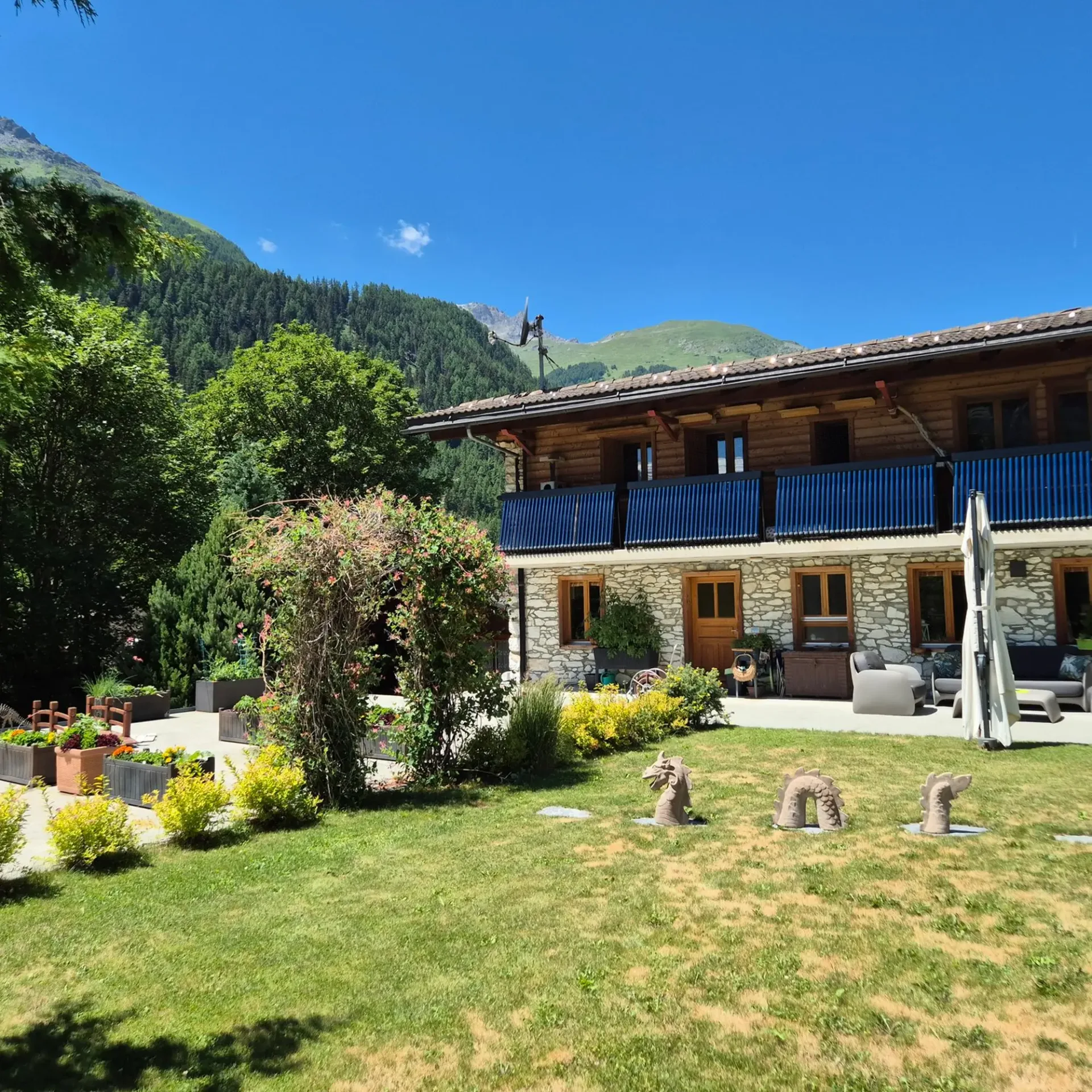 Unique property with unconventional living space - Evolène