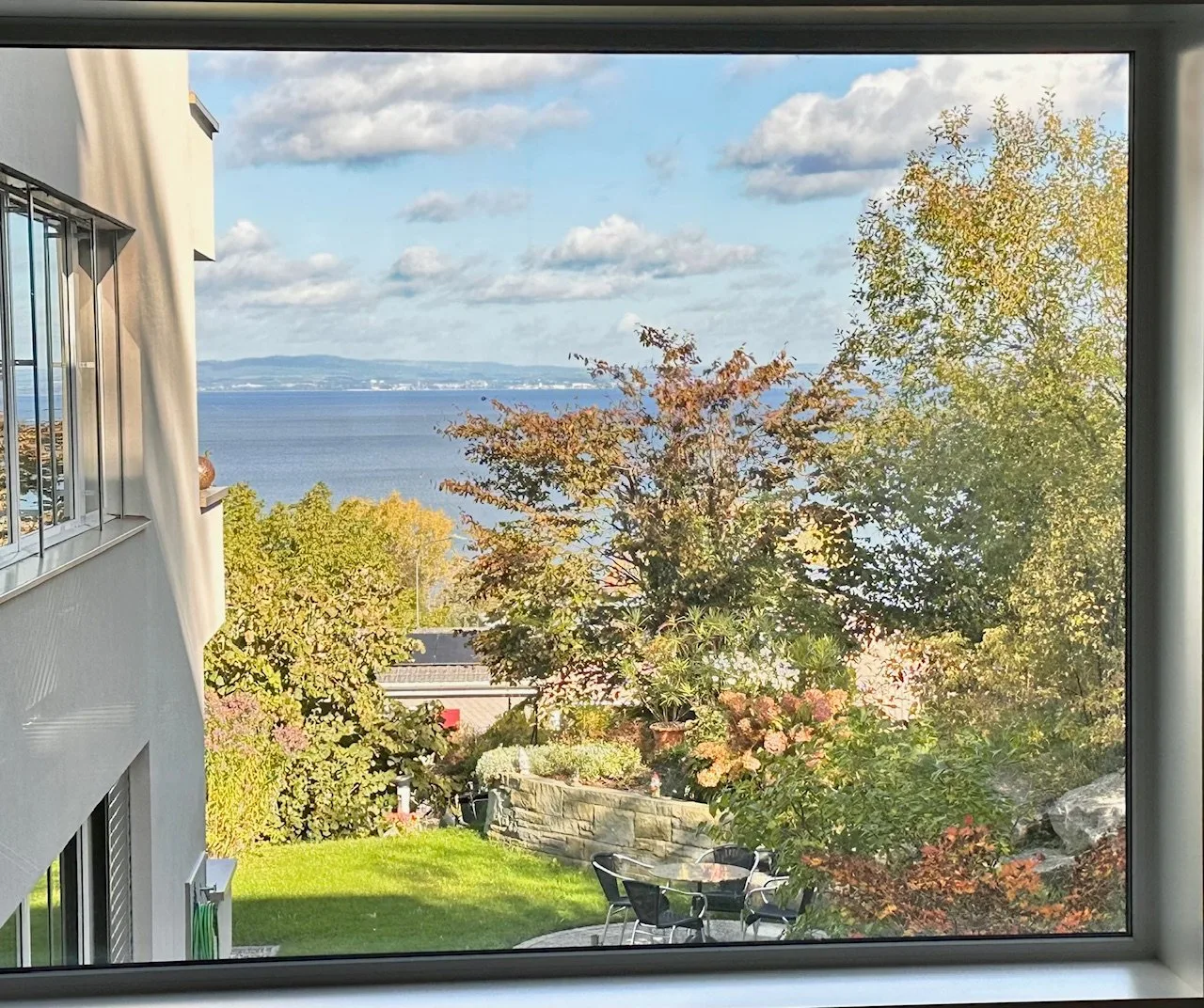 Attraktive 3½-Zimmer-Gartenwohnung mit SEE Sicht