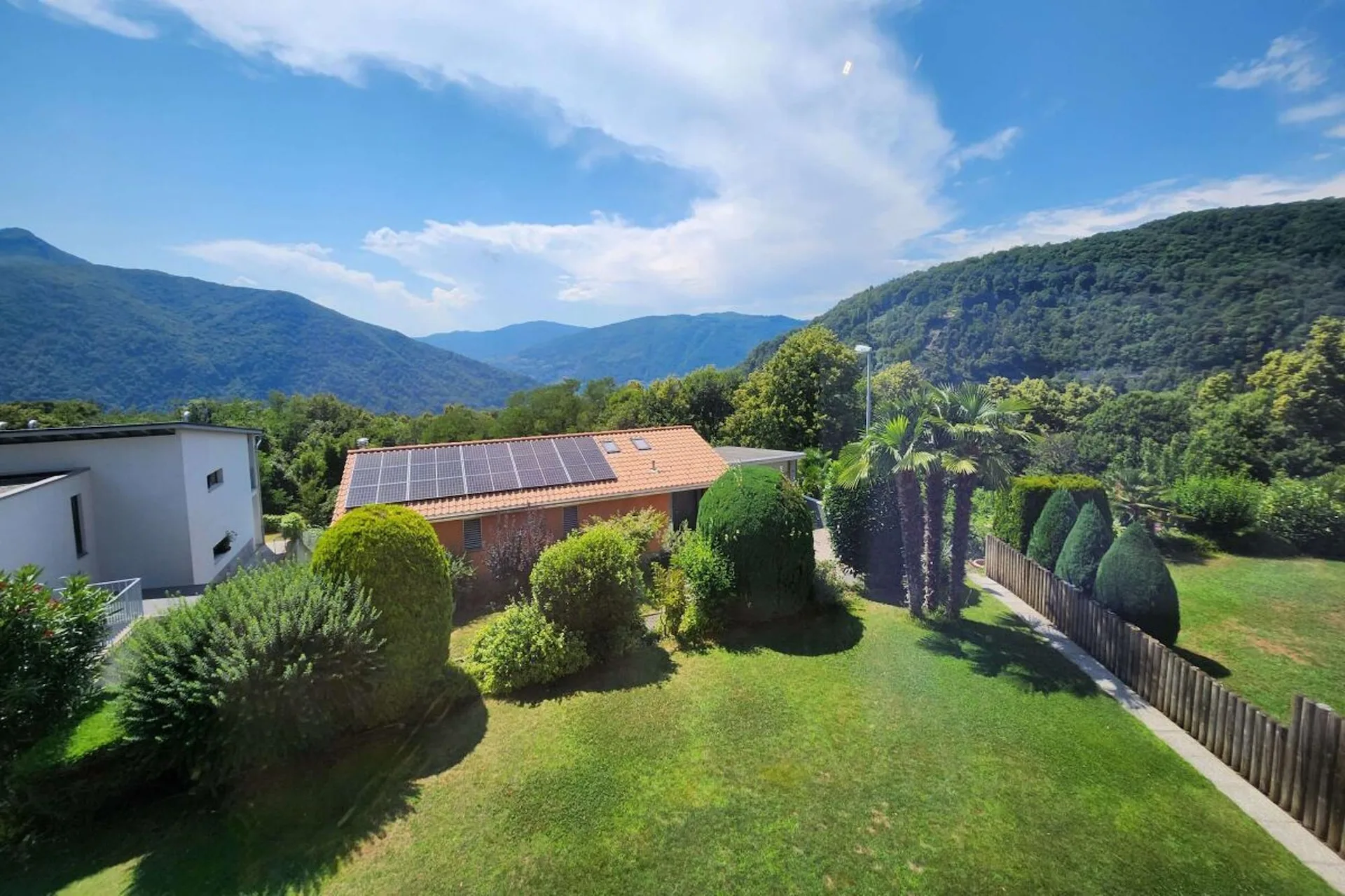 Elegante Residenz mit weitem Ausblick auf die Landschaft