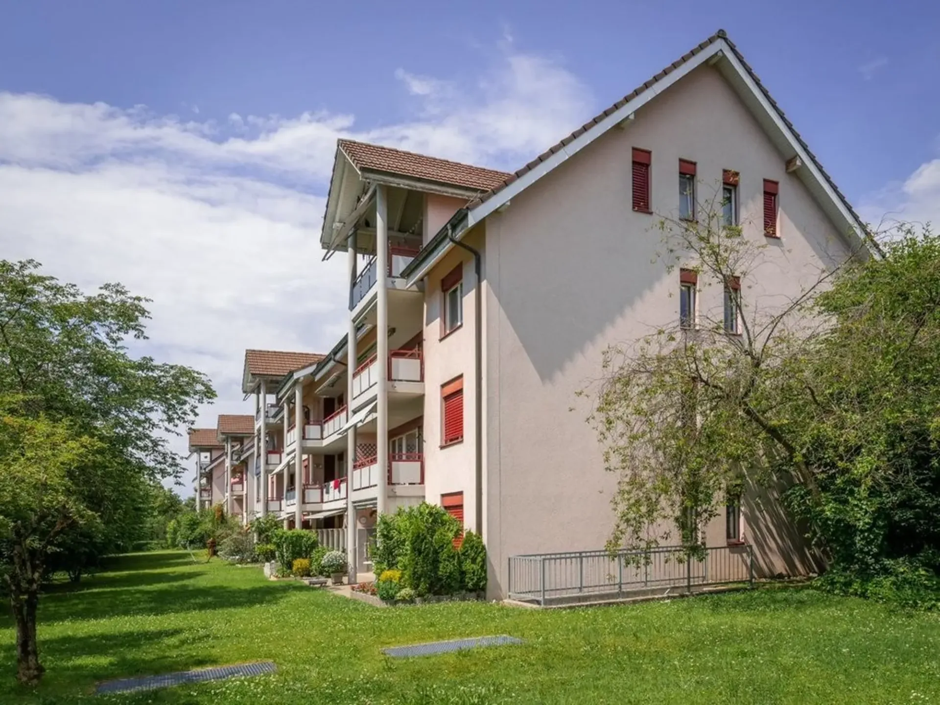 Parking space for motorcycles in Spreitenbach for rent