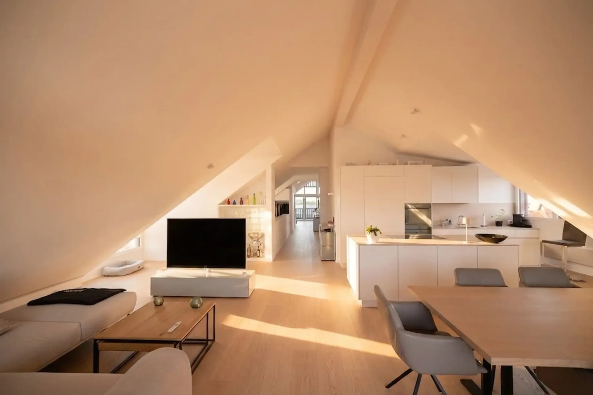 Exklusive und luxuriöse 4.5-Zimmer-Dachwohnung | 189 m² | Alpenblick | Lift direkt in die Wohnung