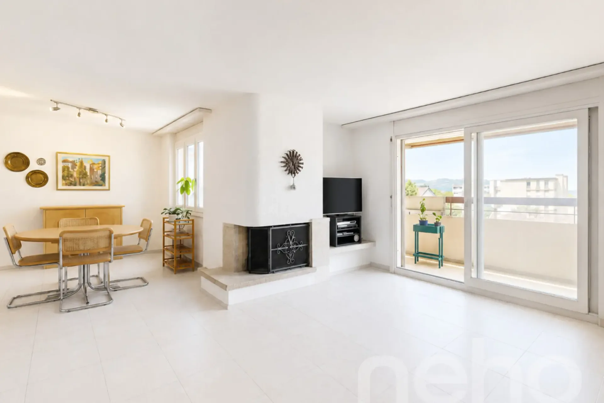Gepflegte 3.5 Zimmer Wohnung mit Cheminée und Balkon
