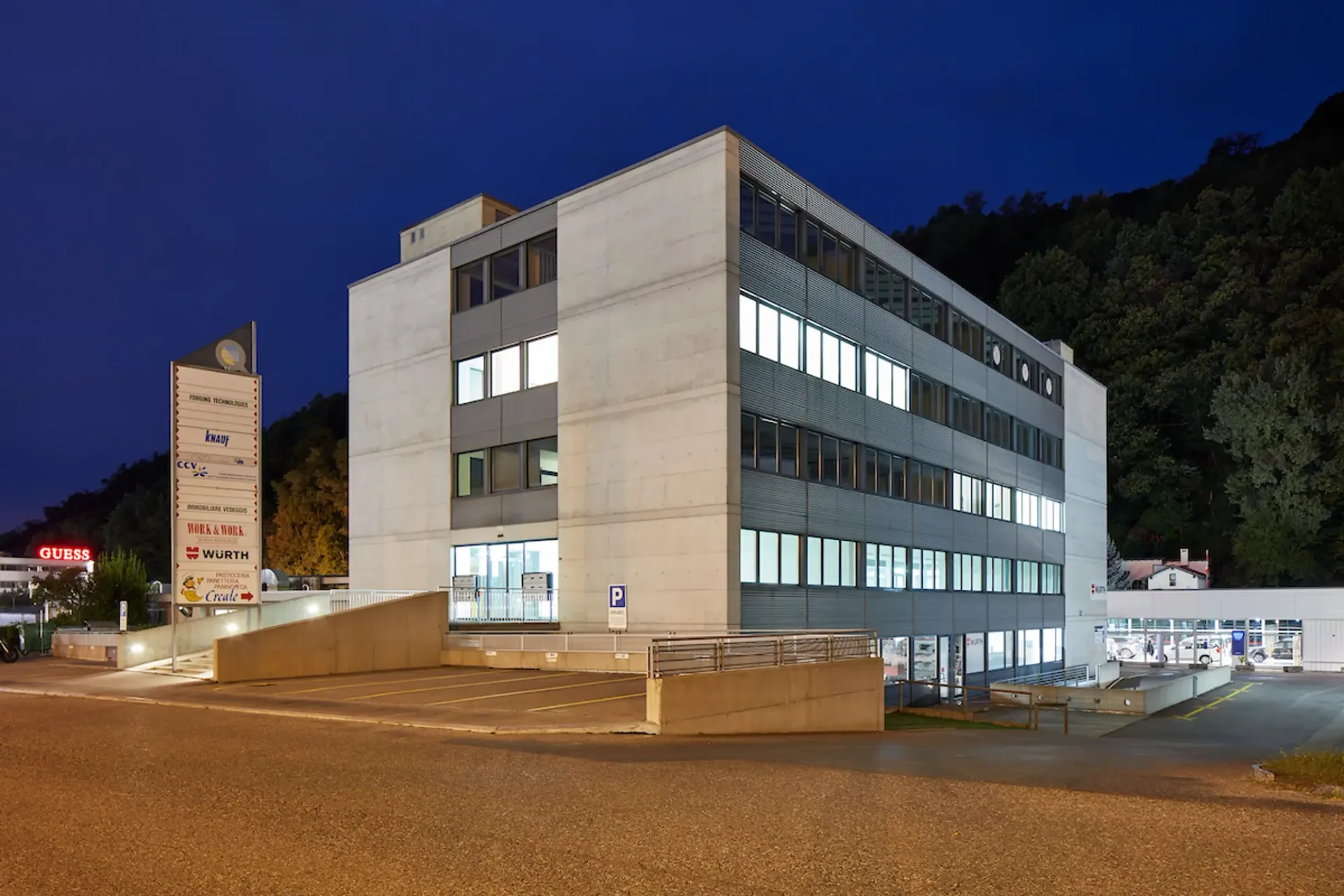 Ufficio /Spazio commerciale, fronte strada - 137 mq