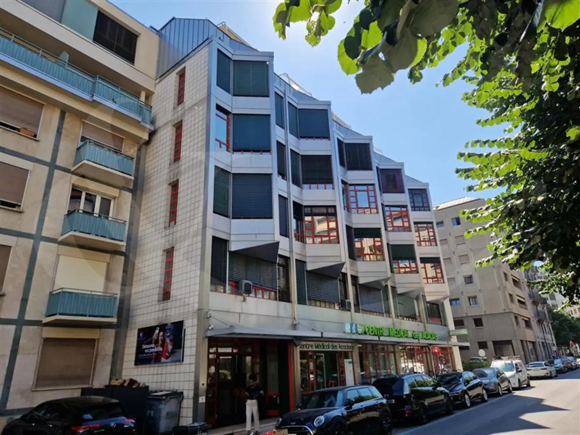 Rue des Epinettes 19, Sicherer Abstellraum im Untergeschoss