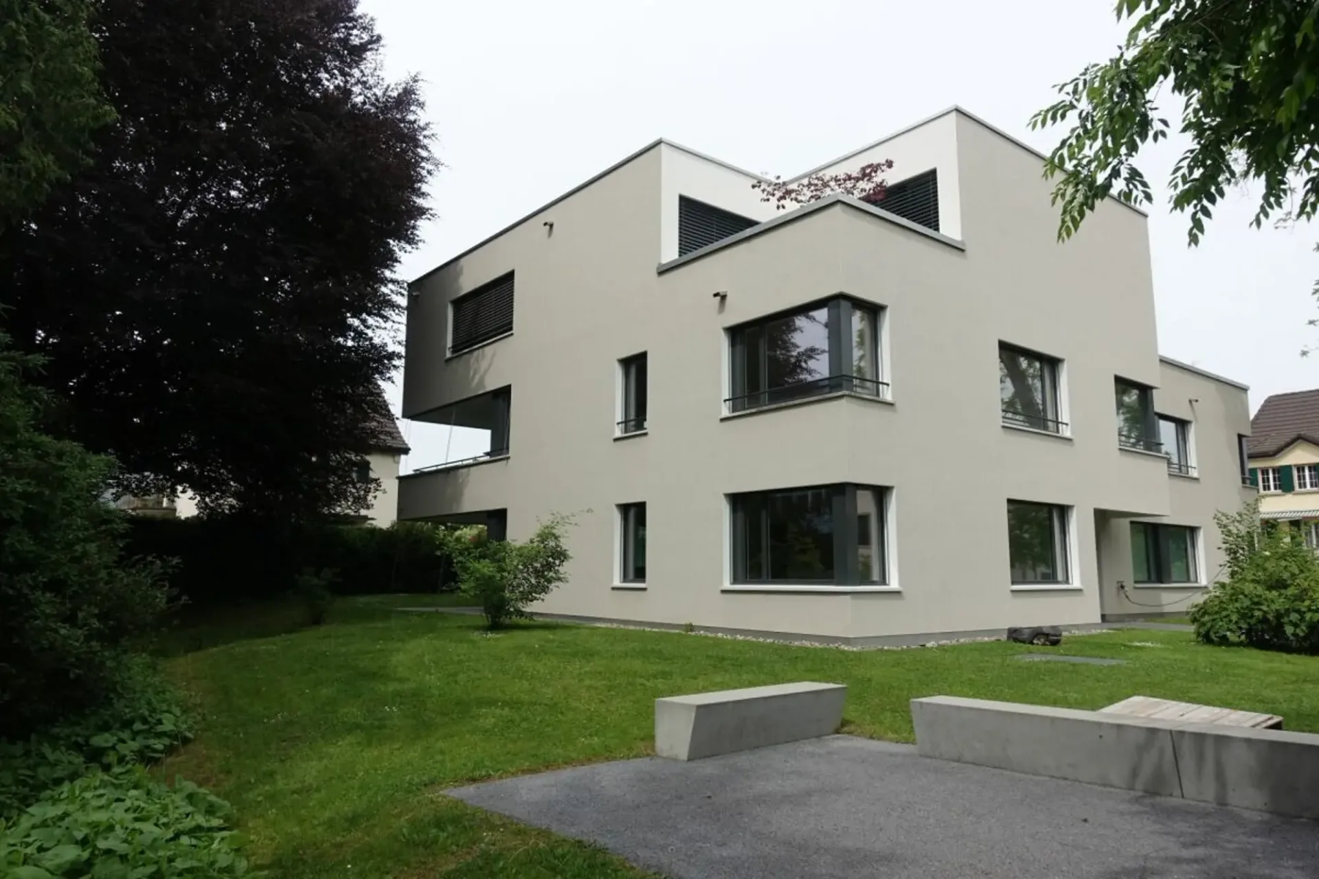 Moderne, lichtdurchflutete 4.5-Zimmer-Garten-Wohnung im beliebten Wohnquartier