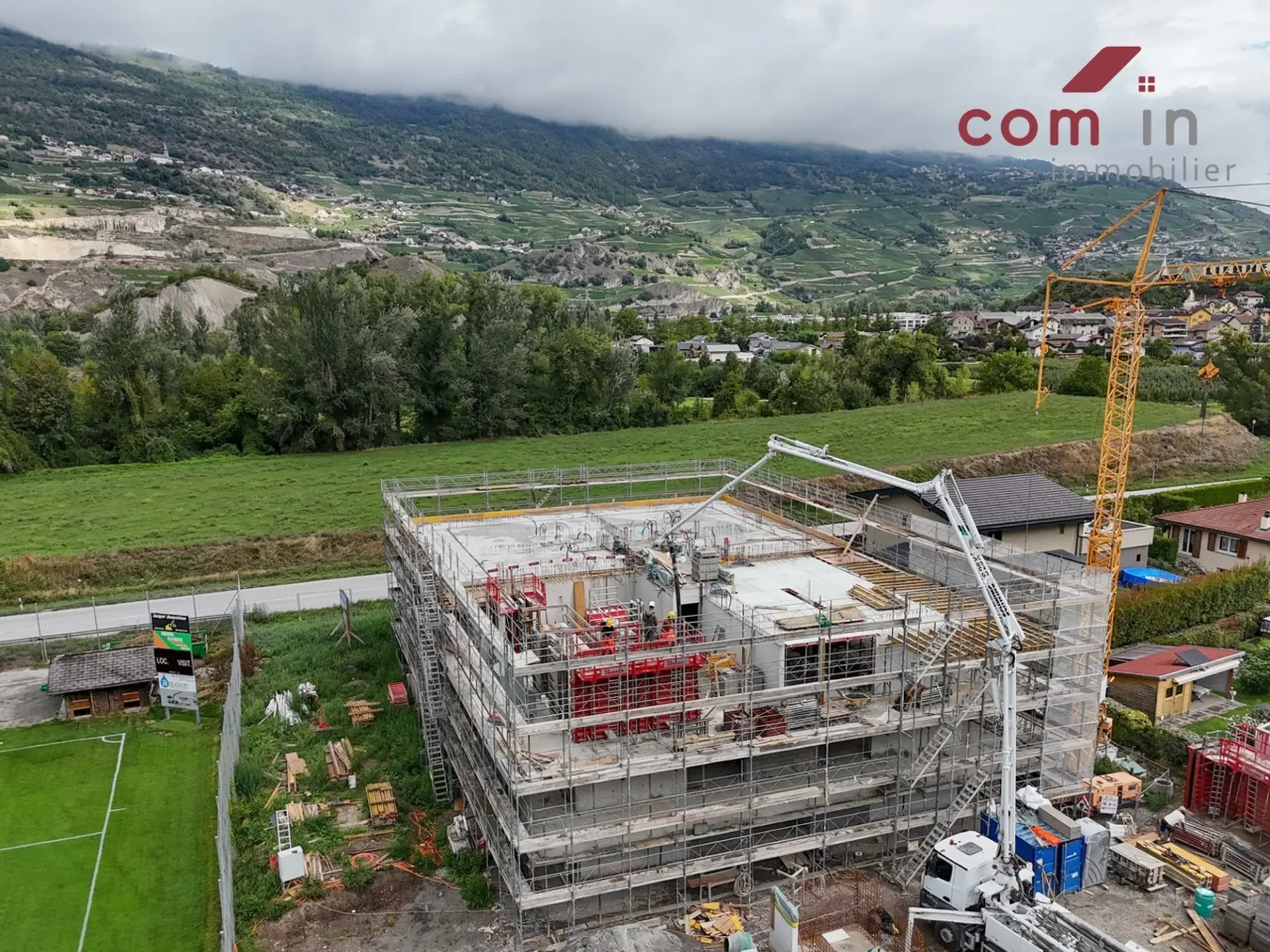 GRONE, 2,5 Zimmer neu mit großem Balkon und freier Sicht