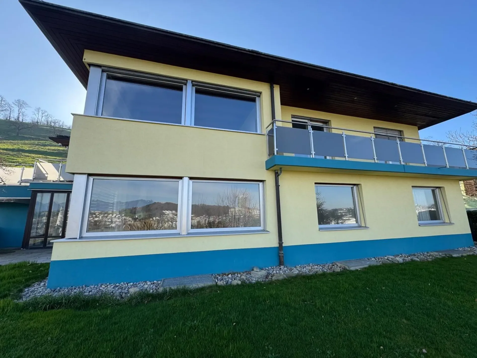 Grosszügiges 9.5-Zimmer-Einfamilienhaus in ruhiger Lage in Kriens