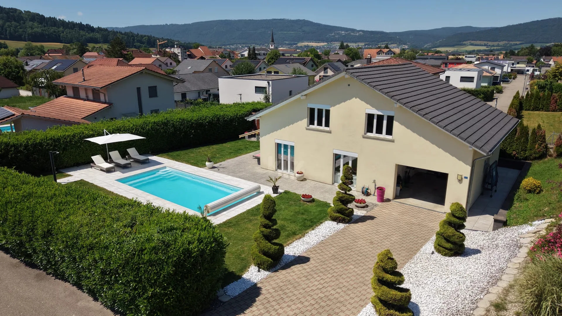 Villa magnifica con piscina in un ambiente calmo