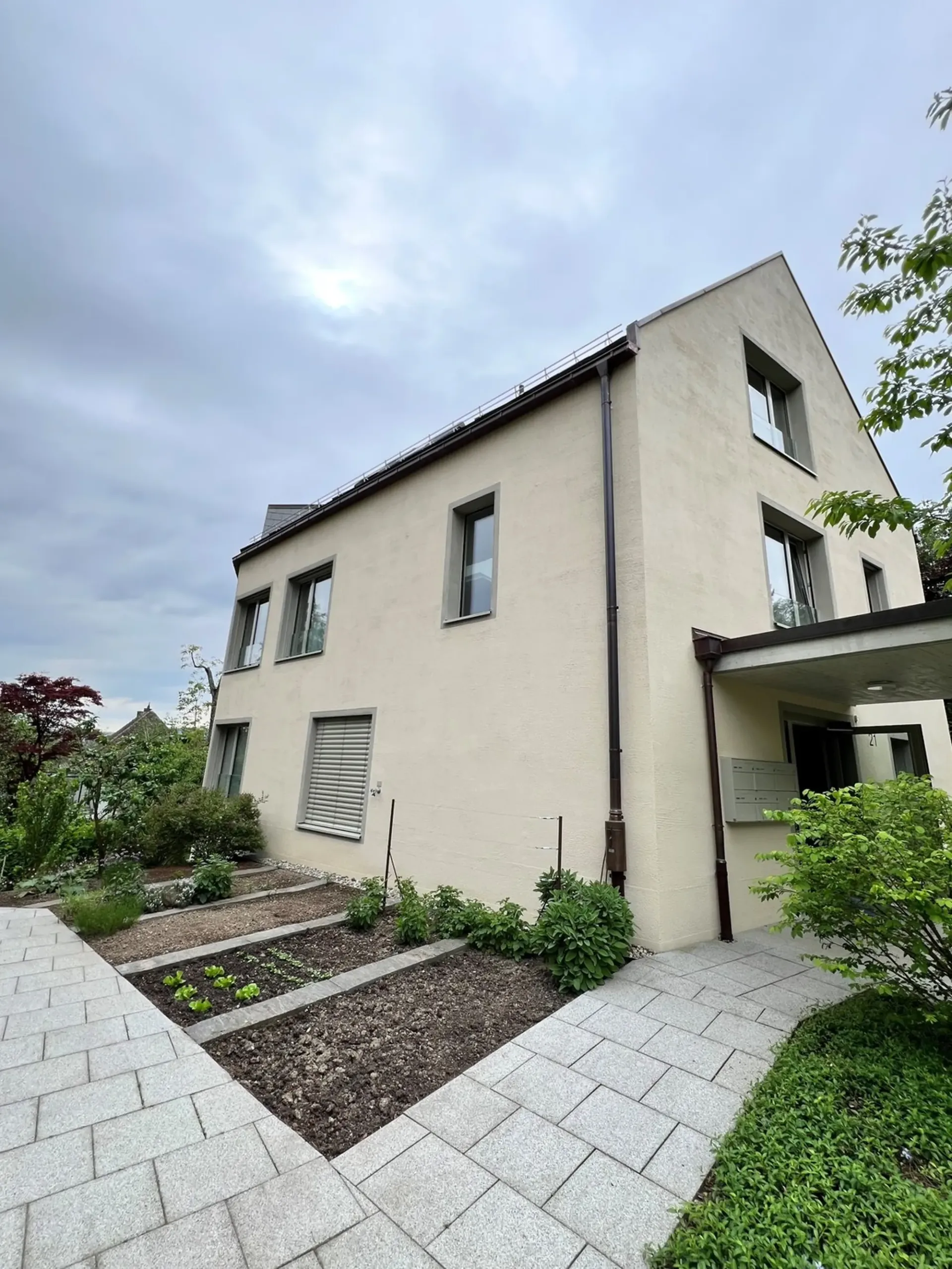 Attraktive Wohnung mit Gartensitzplatz in Zürich-Hottingen