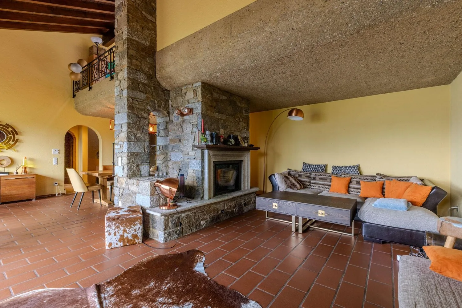 Große Villa mit 7 Zimmern und herrlicher Seesicht in Cimo-Bioggio
