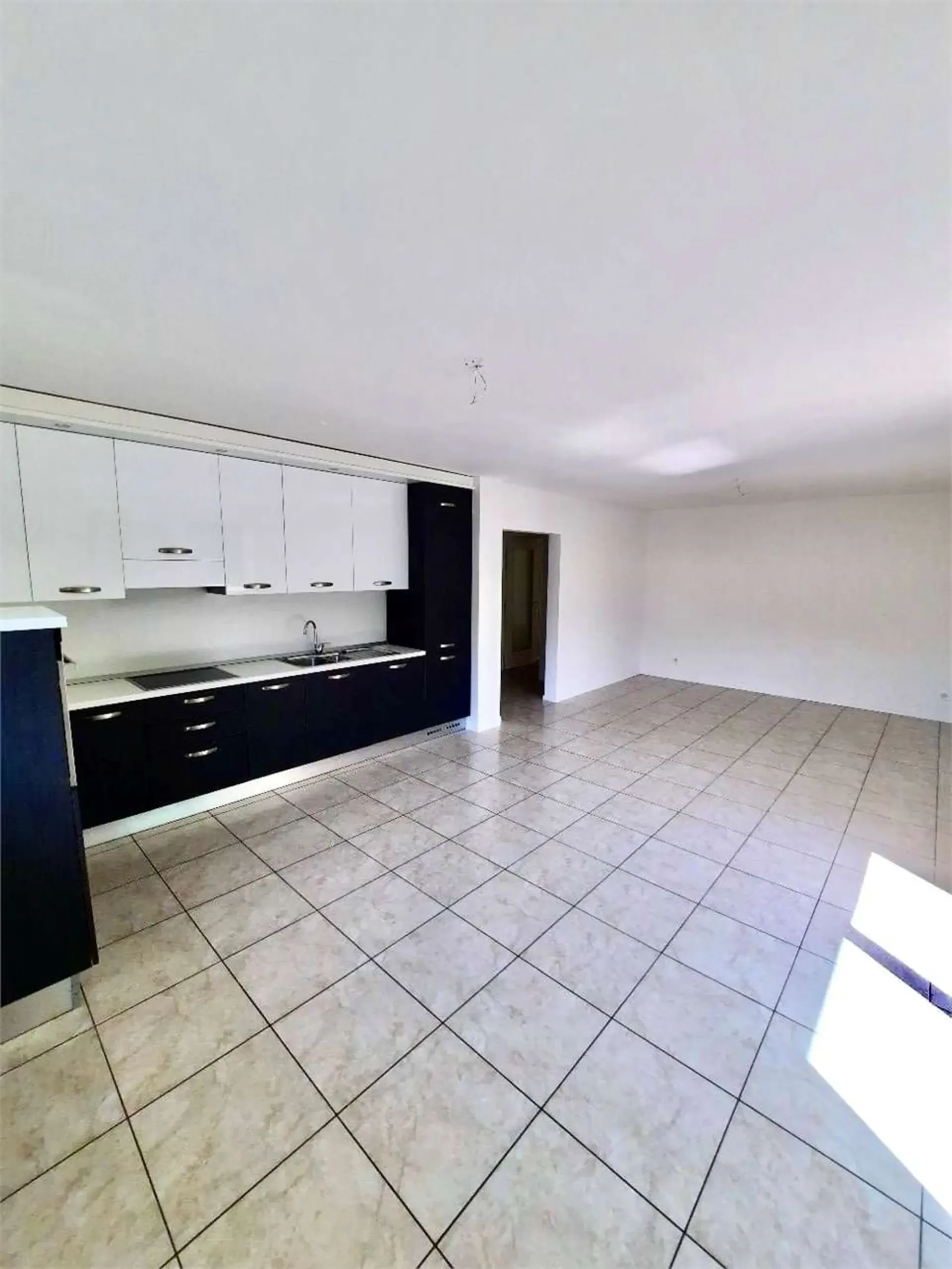 Komfortables Apartment mit Dienstleistungen im letzten Stock