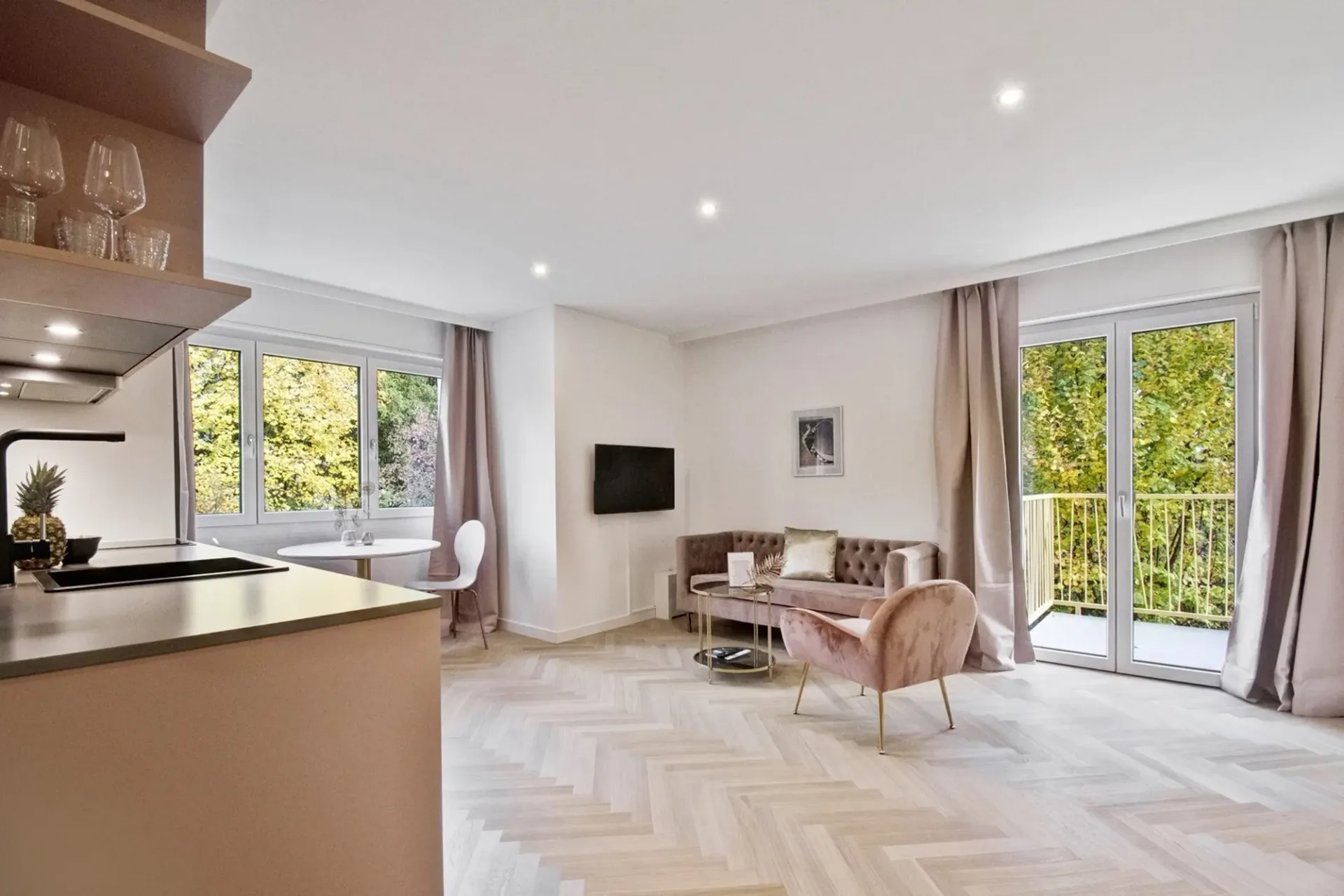 Furnished. Stylish. Available immediately.