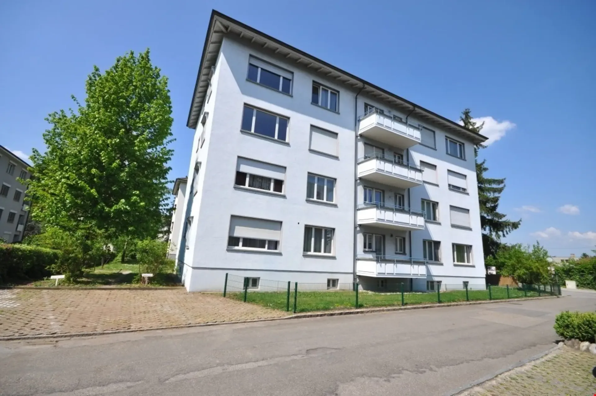 2-Zimmer-Wohnung mit Balkon an attraktiver Lage in Muttenz