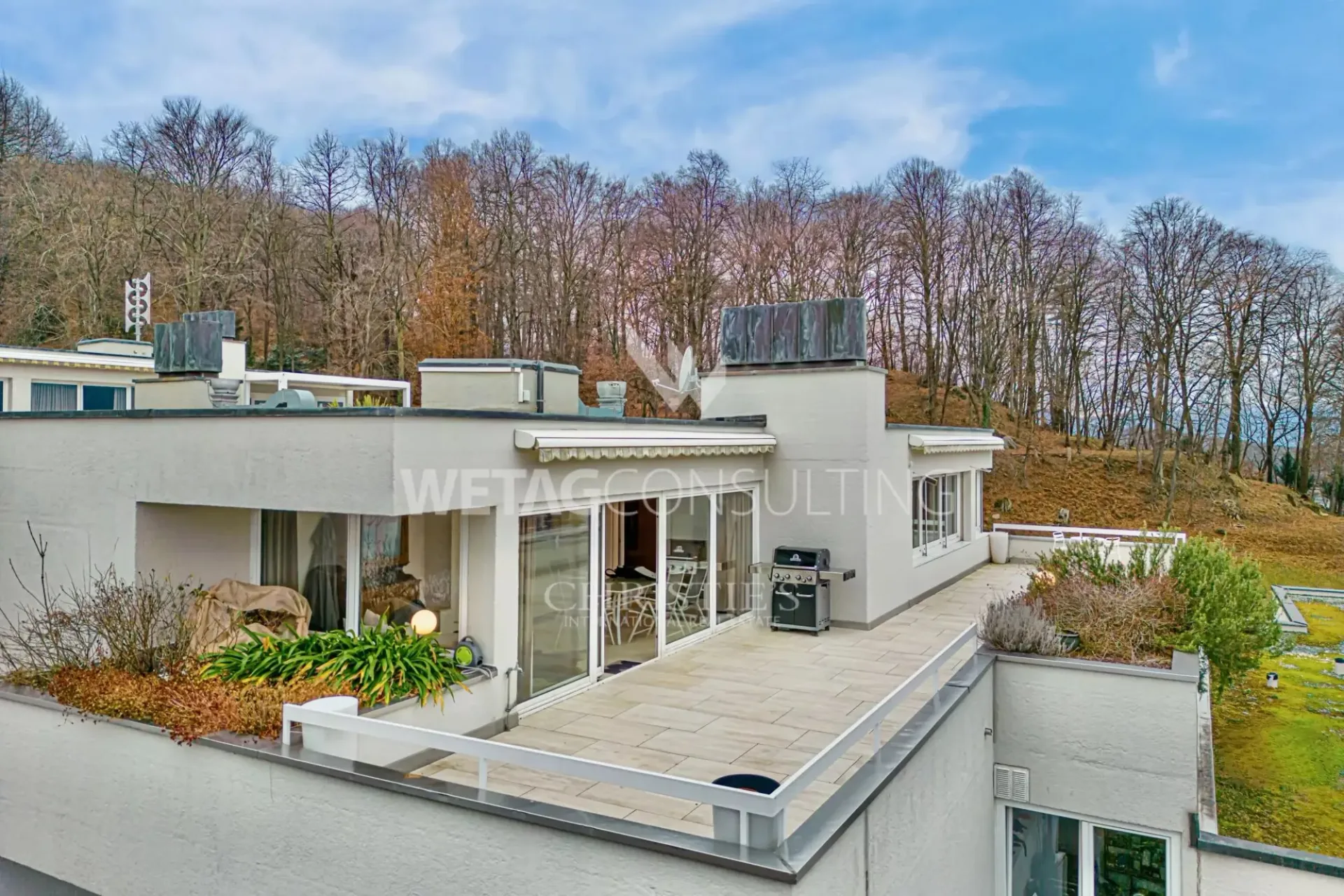 Elegante Penthouse-Wohnung mit Blick auf den Luganersee in Lugano-Carona zu verkaufen