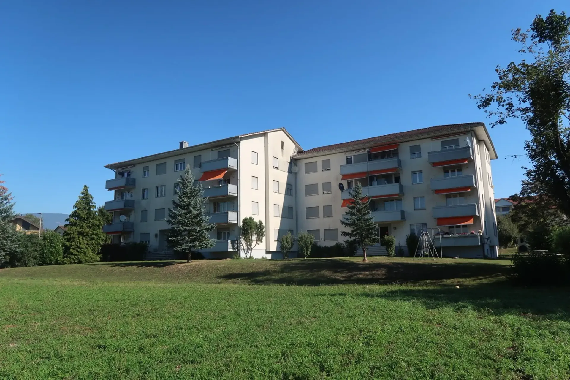 Appartamento luminoso di 3 locali con balcone a Büren an der Aare