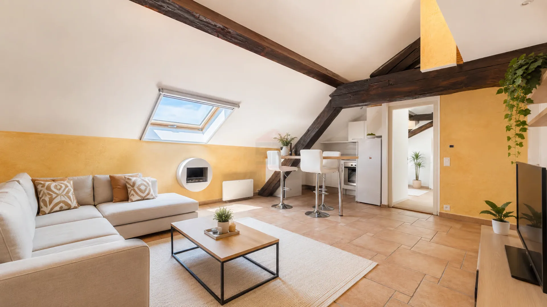 Charmantes 3.5 Zimmer-Dachwohnung in einer einzigartigen Residenz