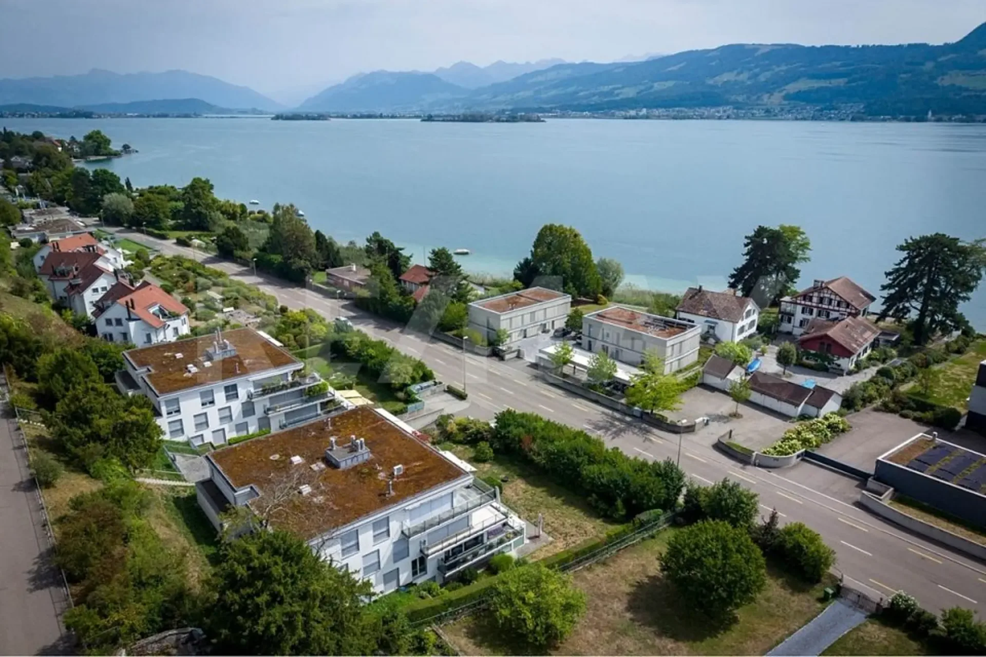 Elegante 5.5-Zimmer-Terrassenwohnung nur wenige Schritte vom Zürichsee entfernt zu kaufen!