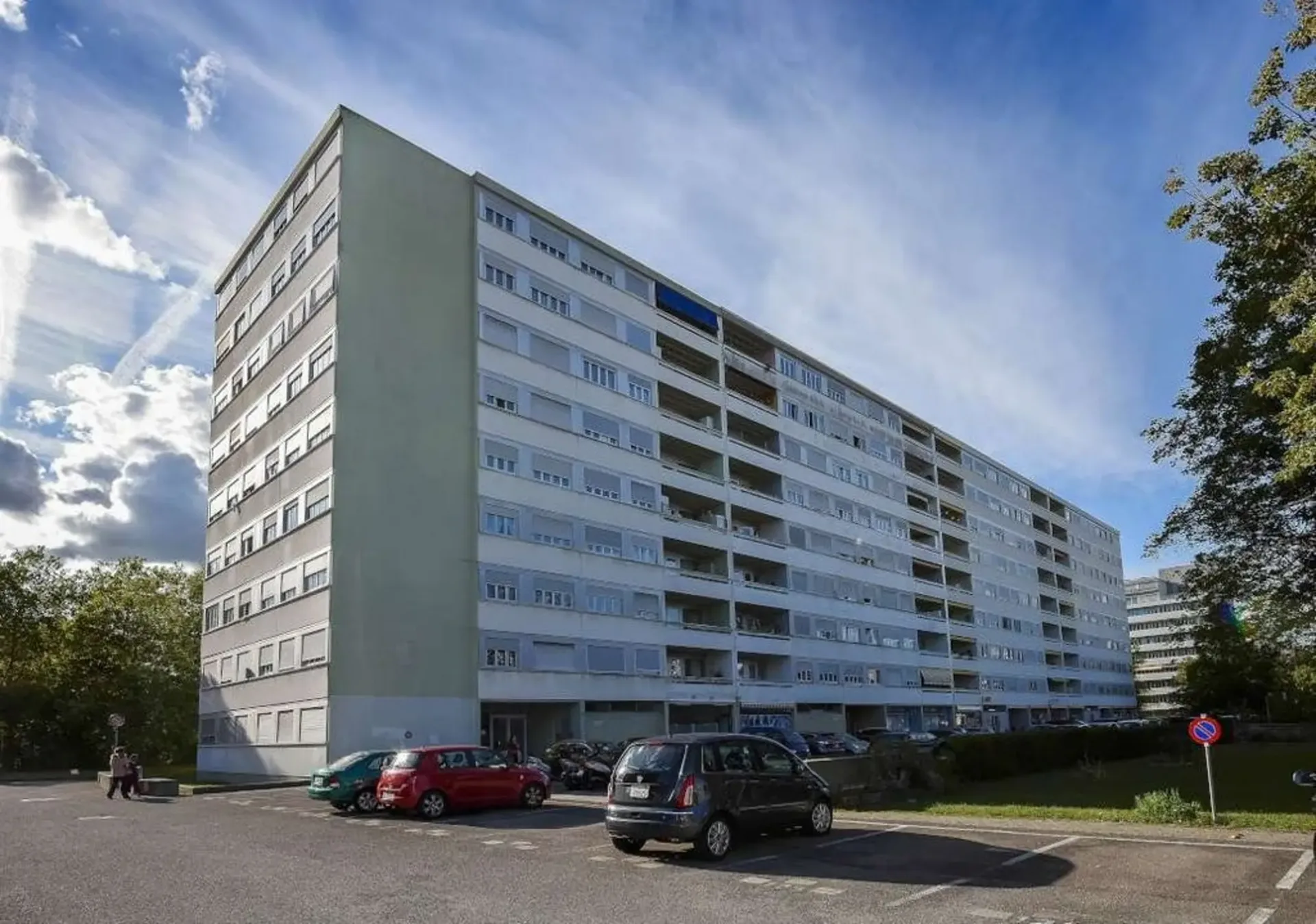 Außenparkplatz in Onex