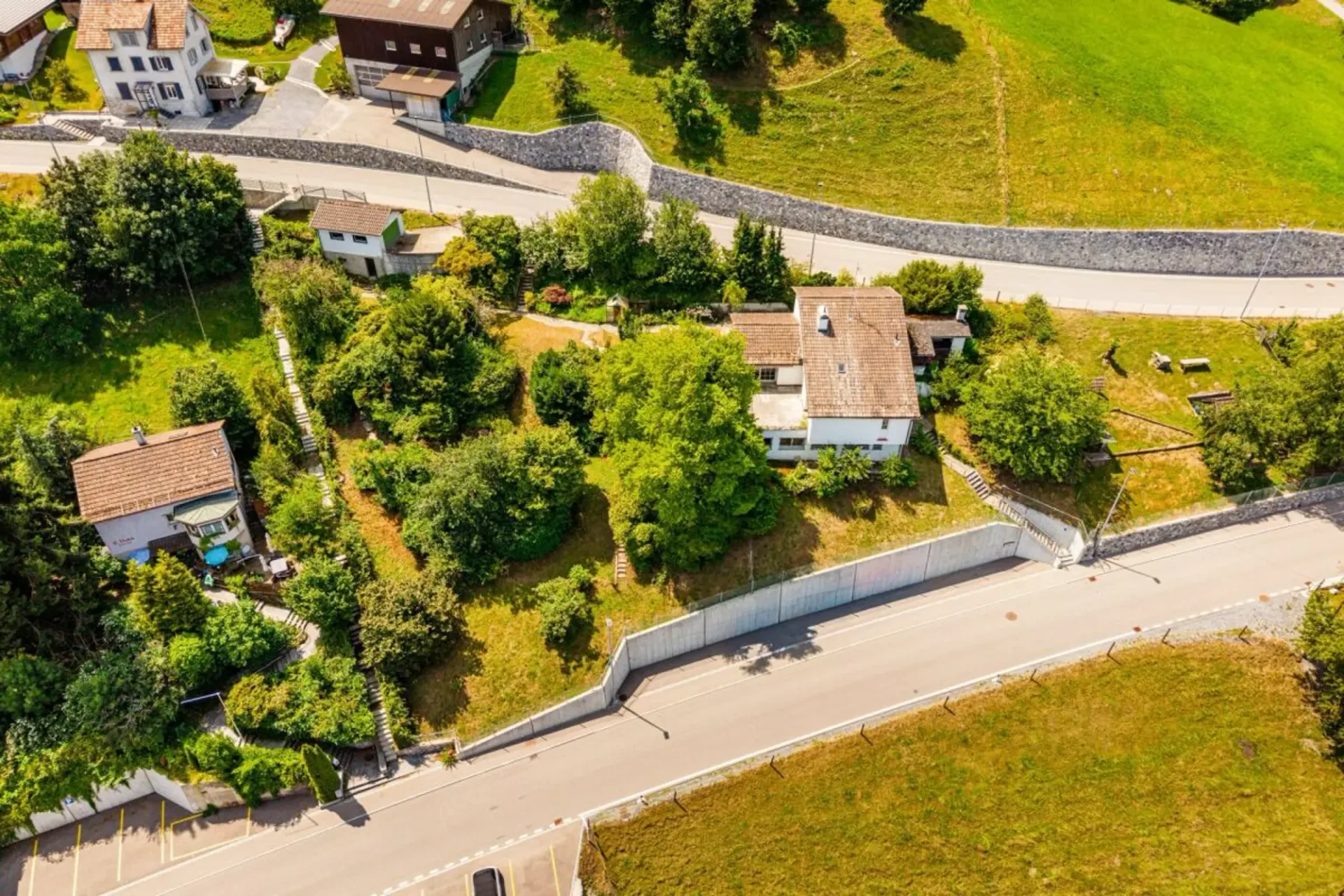 Occasion rare pour les constructeurs et les investisseurs - environ 1'426 m² de terrain constructible avec un potentiel de développement diversifié