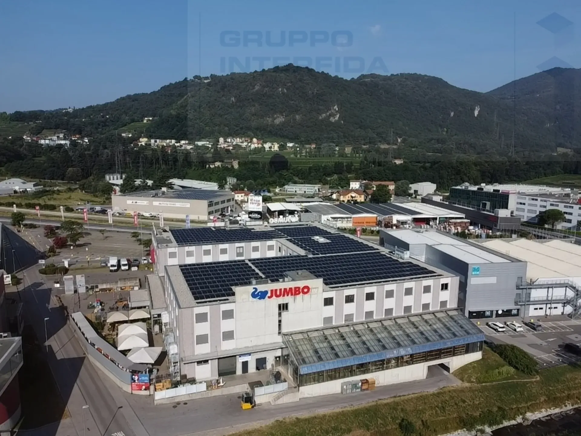Geräumige Büros in Mendrisio im Foxtown-Gebiet renoviert