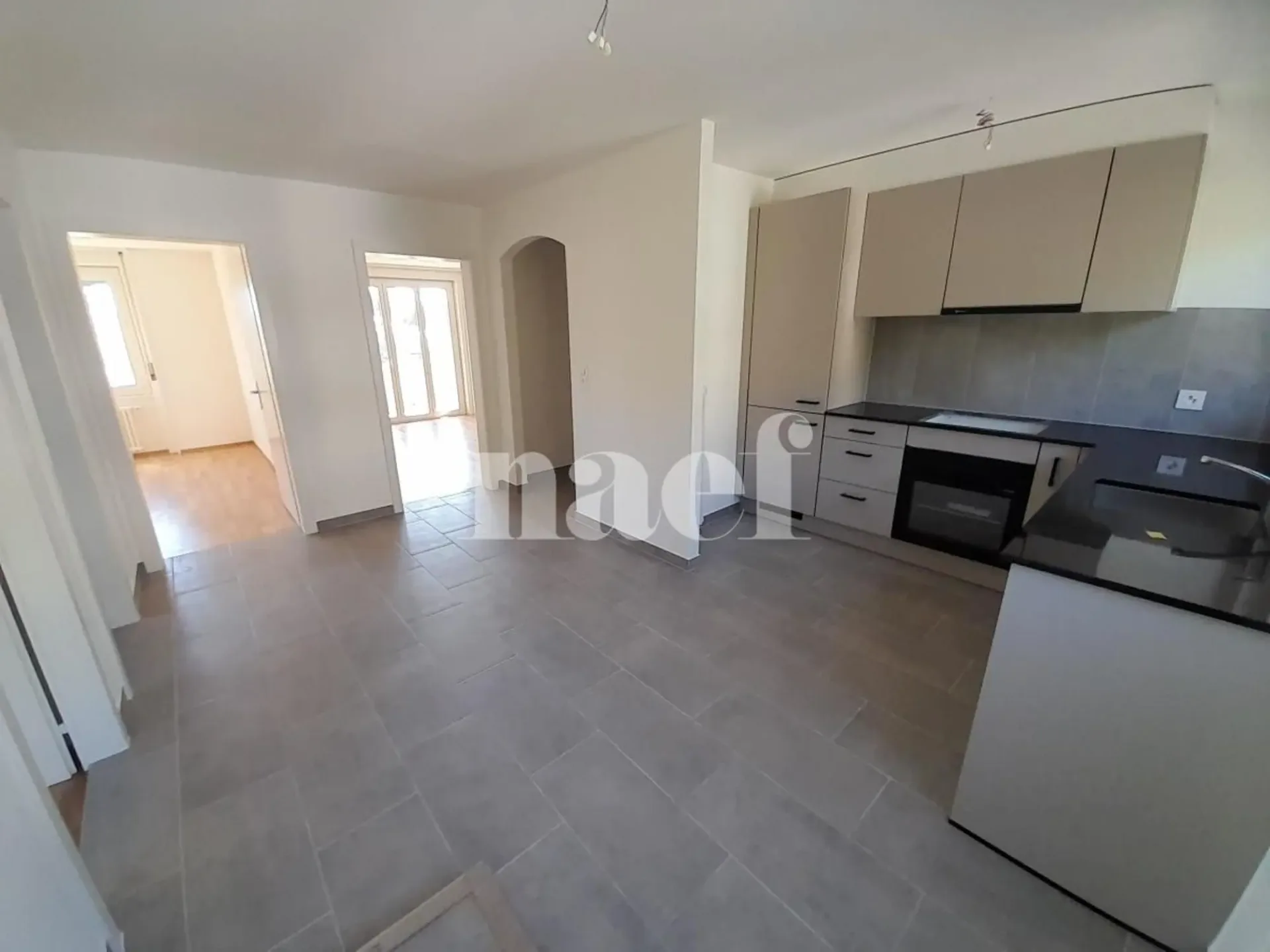 Schönes helles Apartment, komplett renoviert