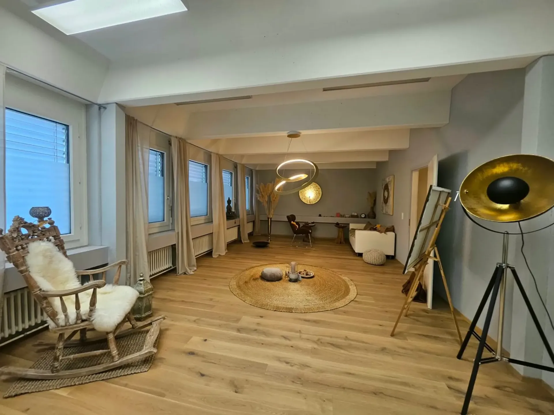 Ufficio o studio luminoso in una posizione tranquilla ad Aarberg