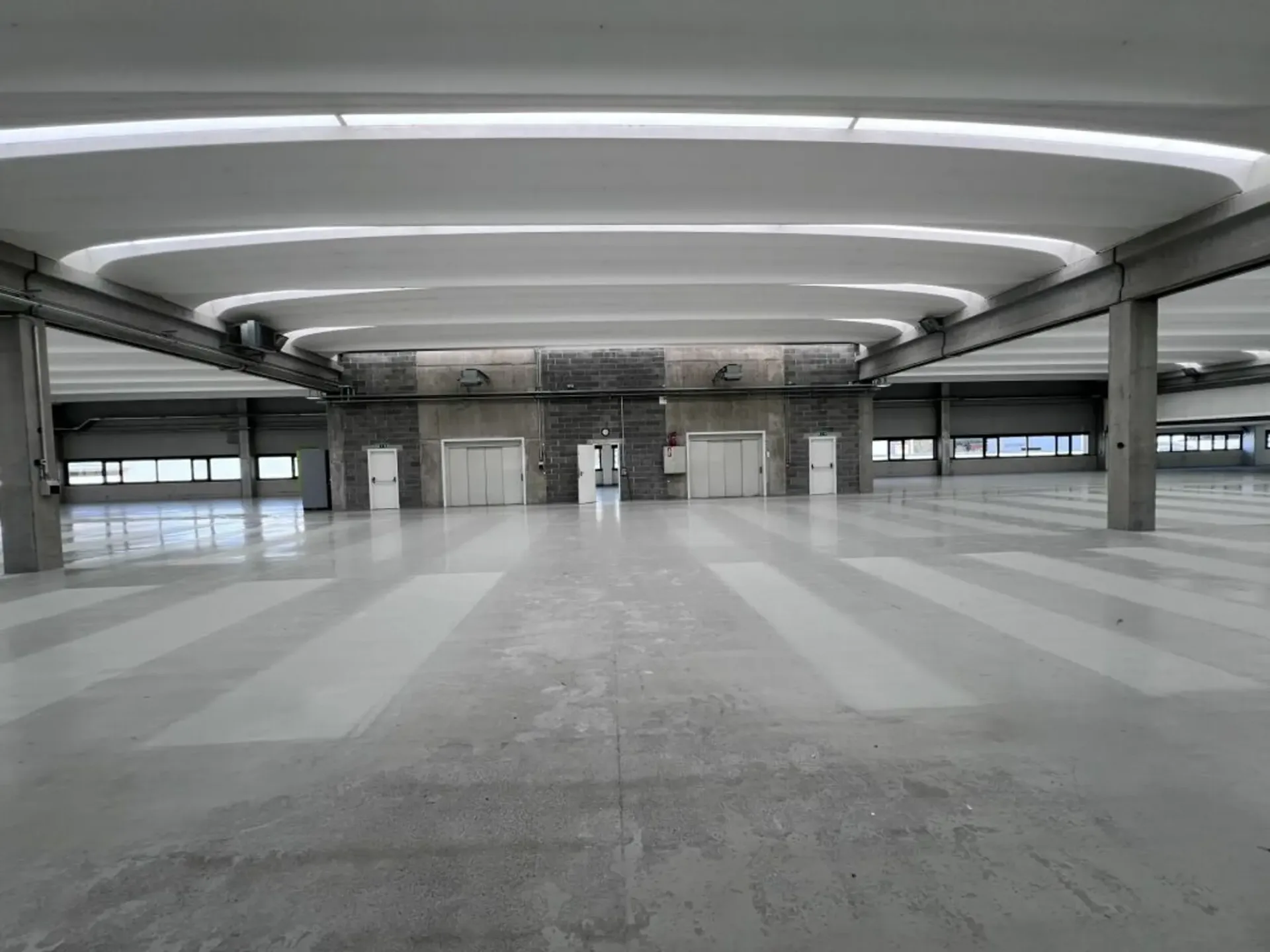 Industrielle/Handwerksfläche/Büro (aufteilbar)