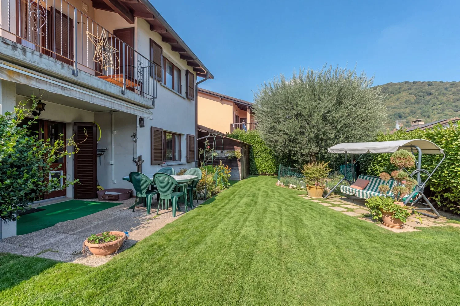 Villa de 5,5 pièces avec jardin immergée dans le vert à Pura