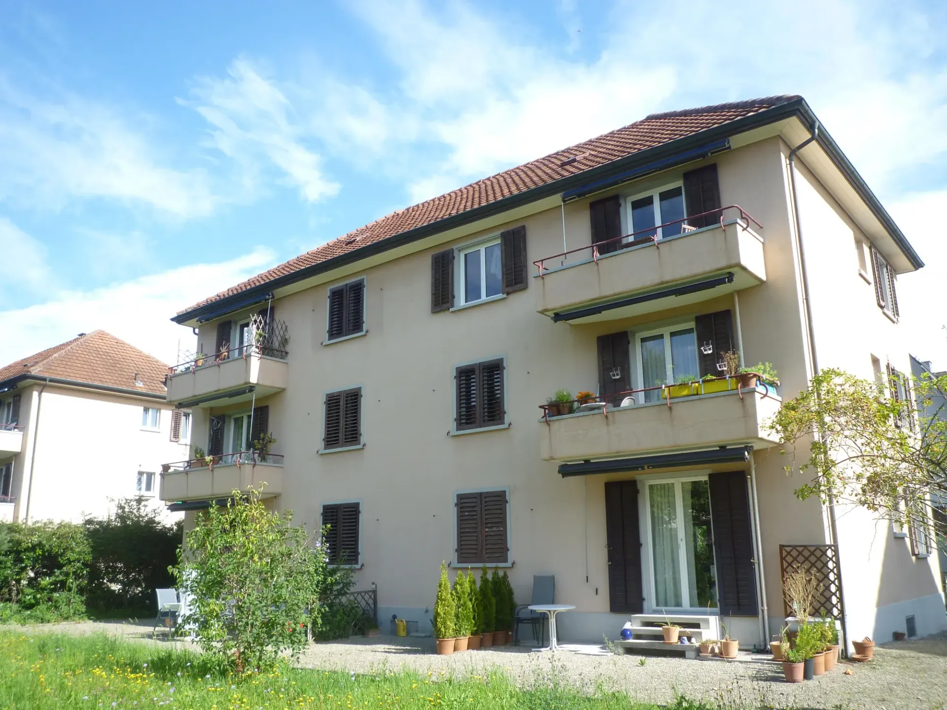 Charmante 2.5-Zimmerwohnung im Parterre mit kleinem Sitzplatz  befristete Vermietung