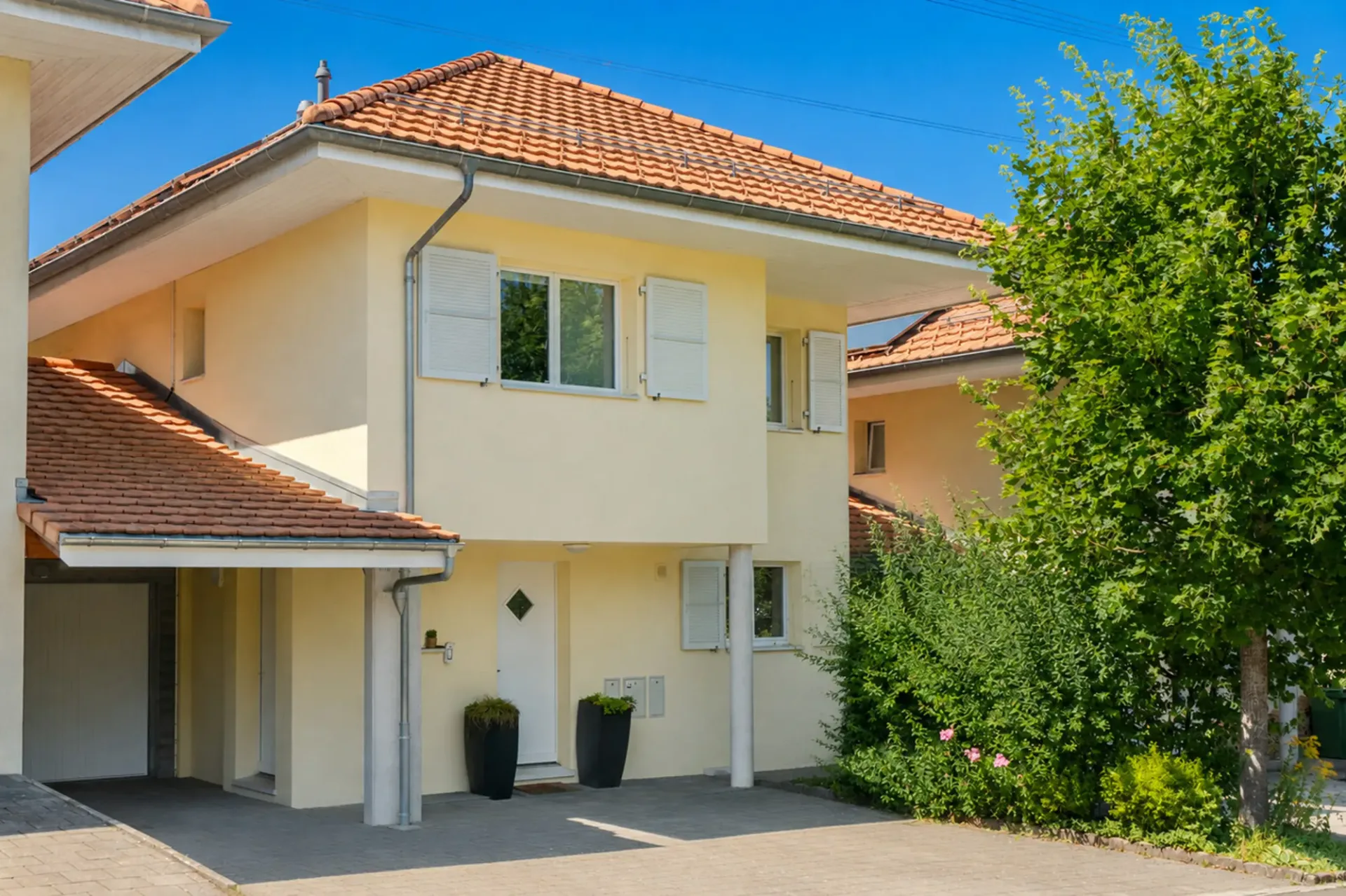 Schöne Doppelvilla mit Garage in Epalinges