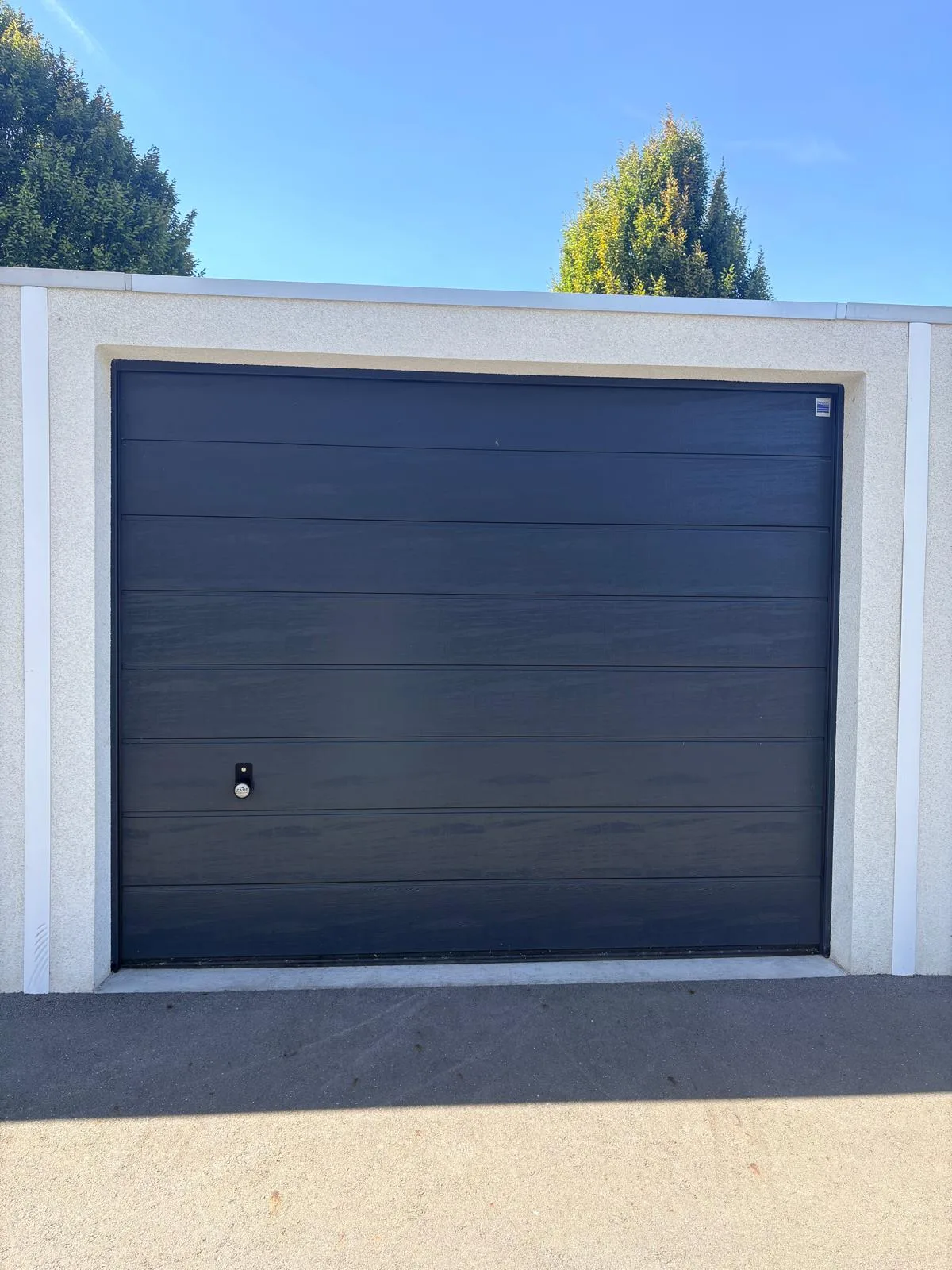 Garage individuel à louer à Henniez