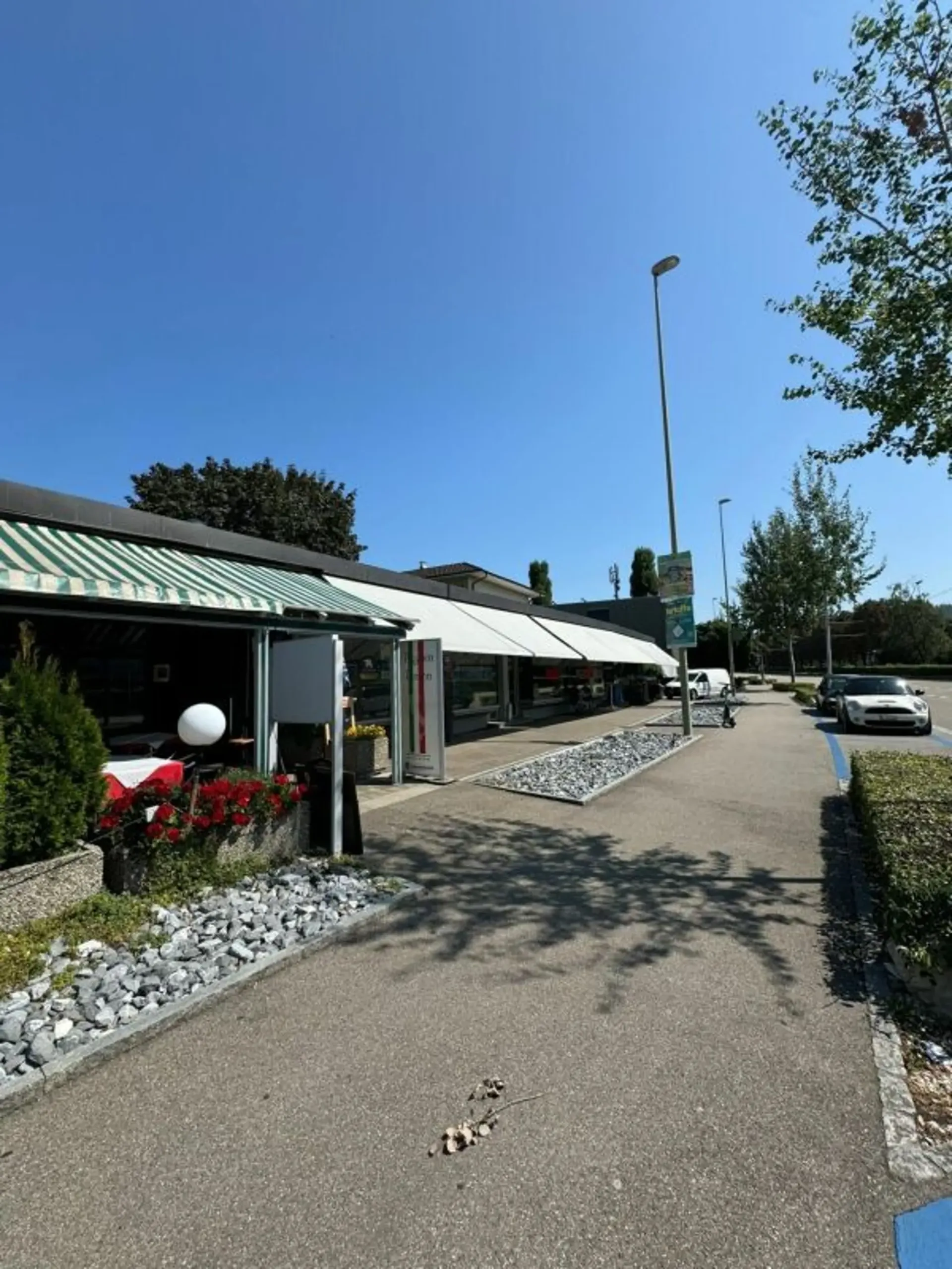 Einstellhallenplatz mitten in Muttenz