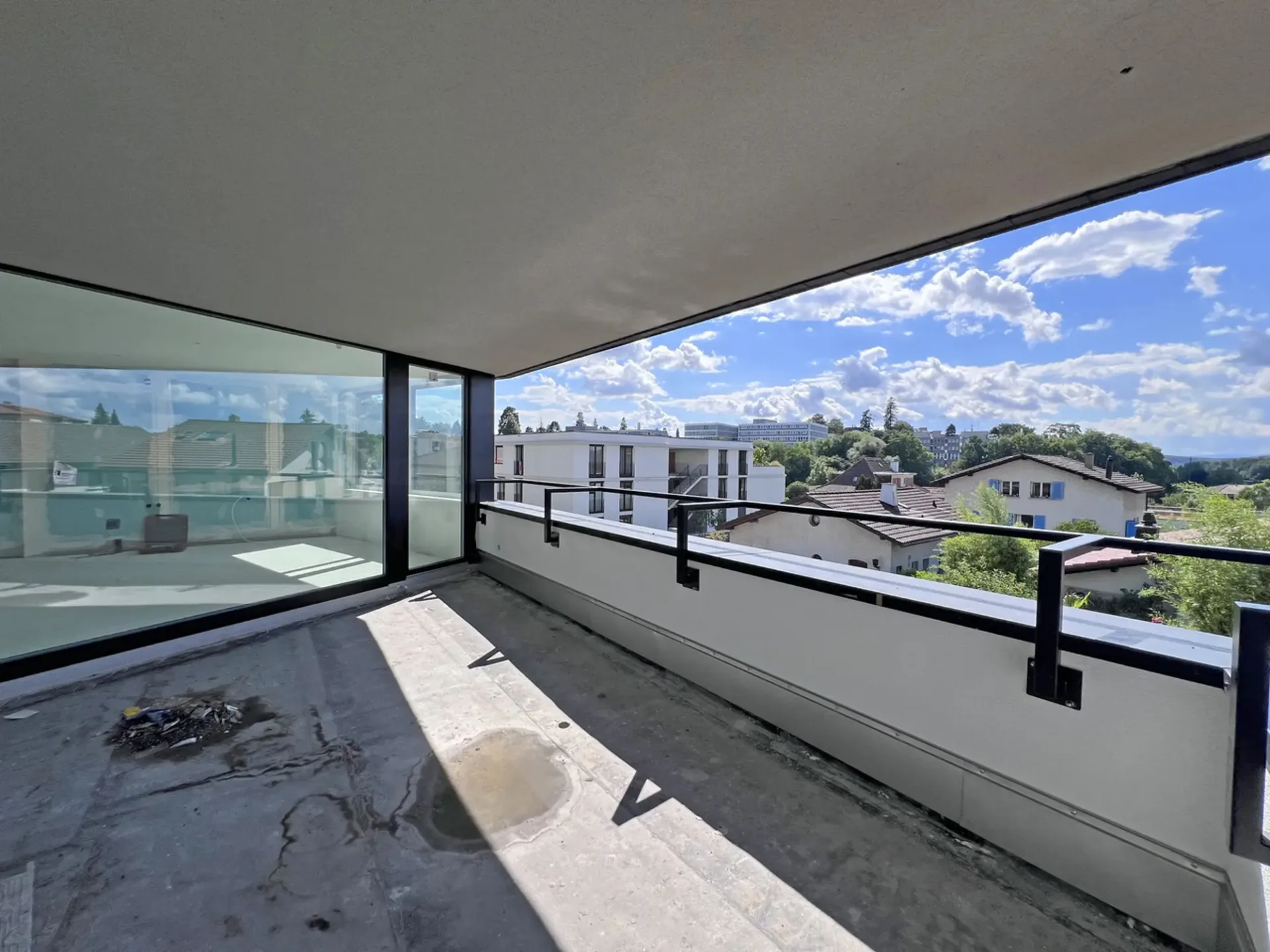 Wohnung 4.5 Zimmer mit architektonischer Eleganz, 2 Schritte vom Stadtzentrum entfernt