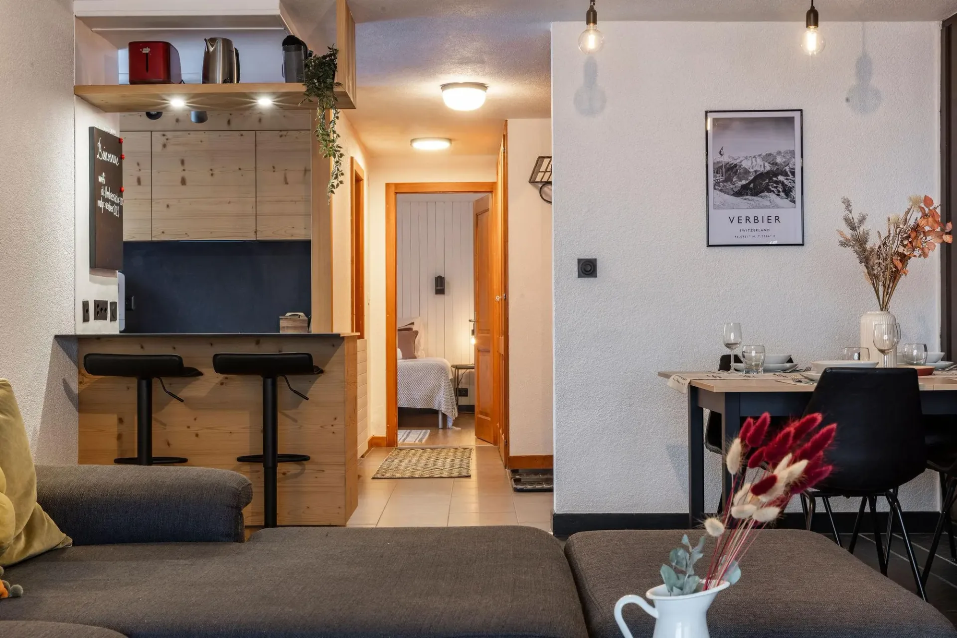 Sommervermietung bis 30. November 2026 - Charmantes 1-Zimmer-Apartment mit Balkon im Herzen von Verbier