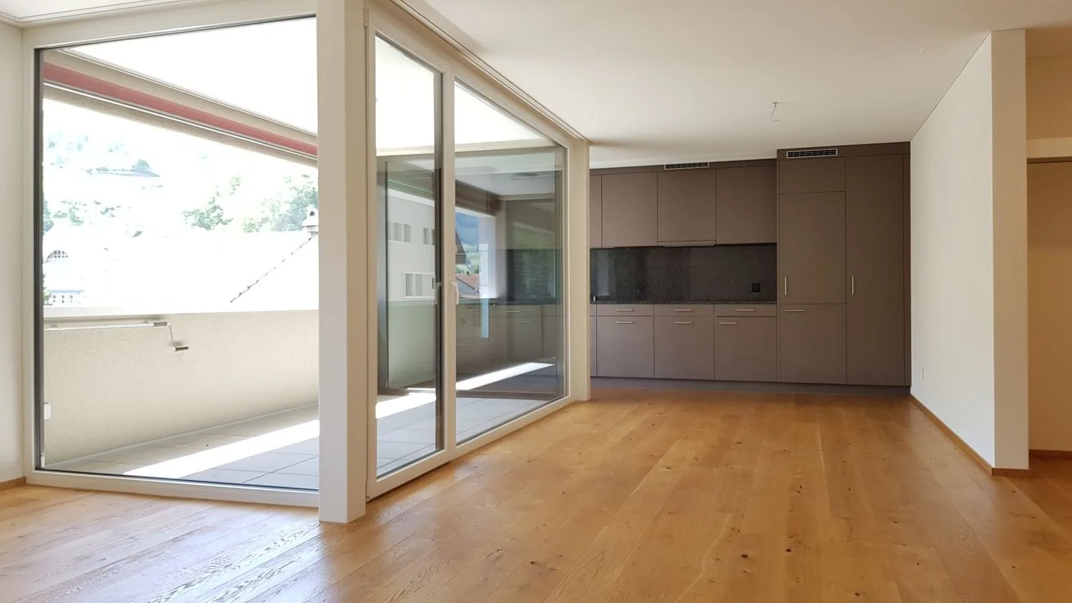 neuwertige 3 1/2-Zimmer-Wohnung mit zentraler Lage