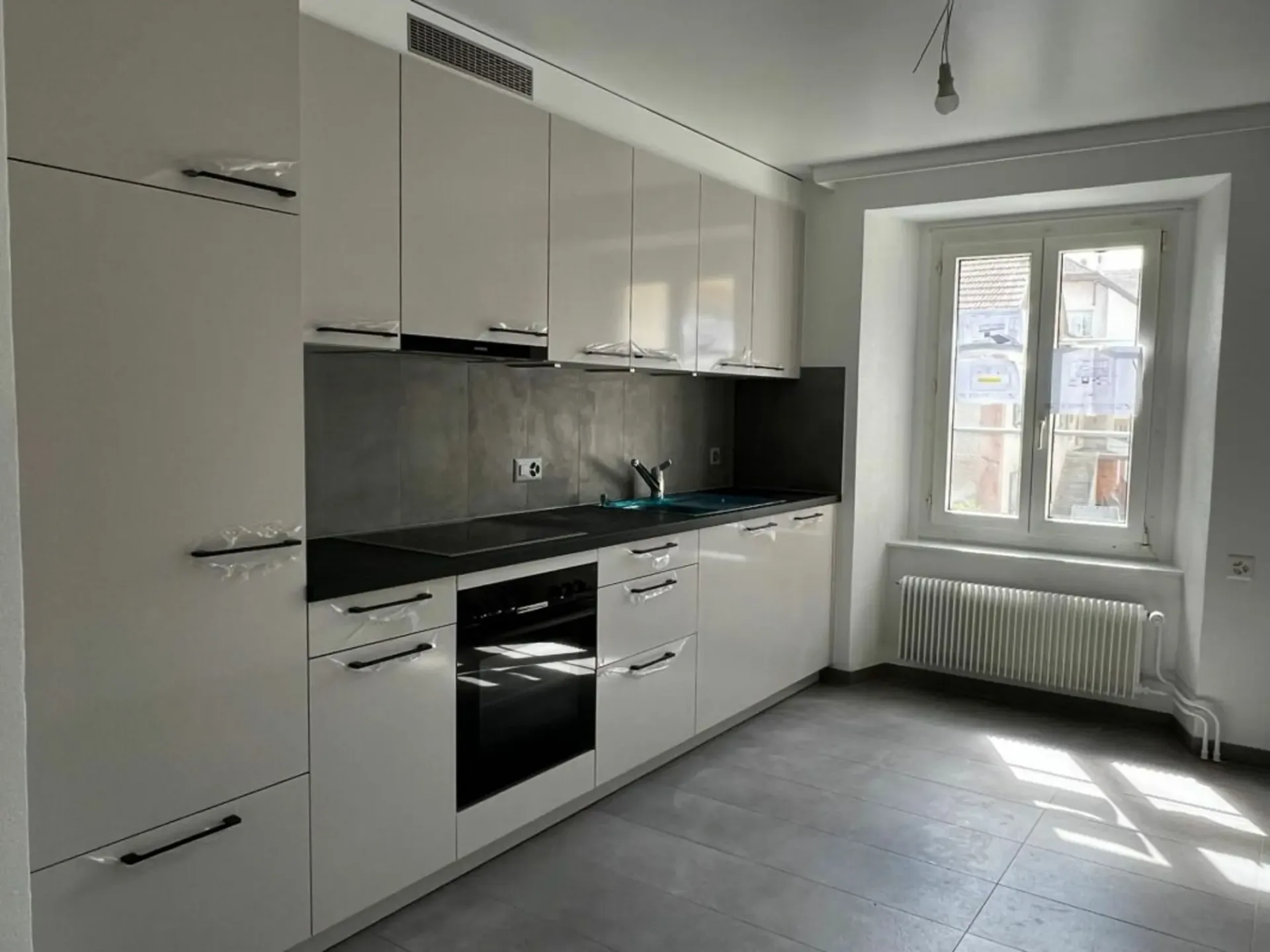 Gare 12, Bevaix - Bel appartamento ristrutturato di 3 locali con balcone
