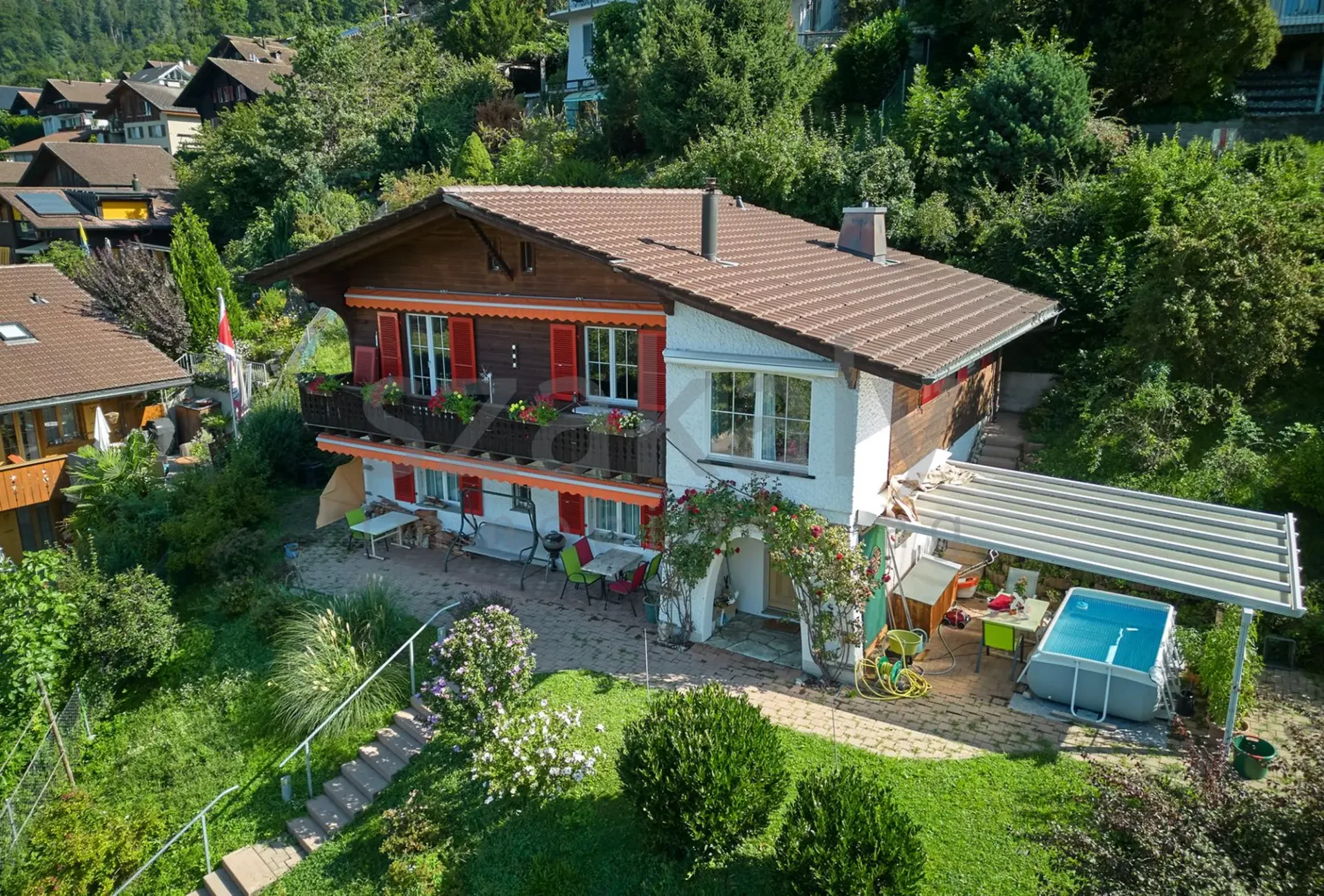 Charmantes Einfamilienhaus mit Seeblick in Hünibach