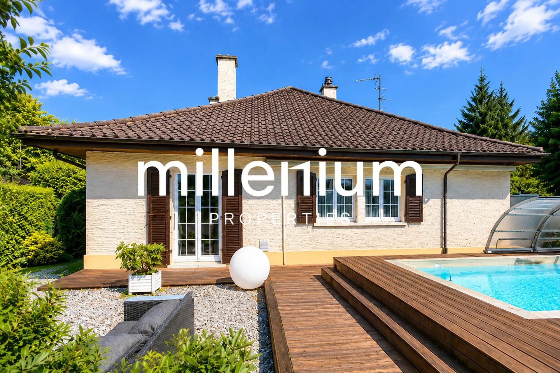 Villa mit Pool in der Nähe der UNO