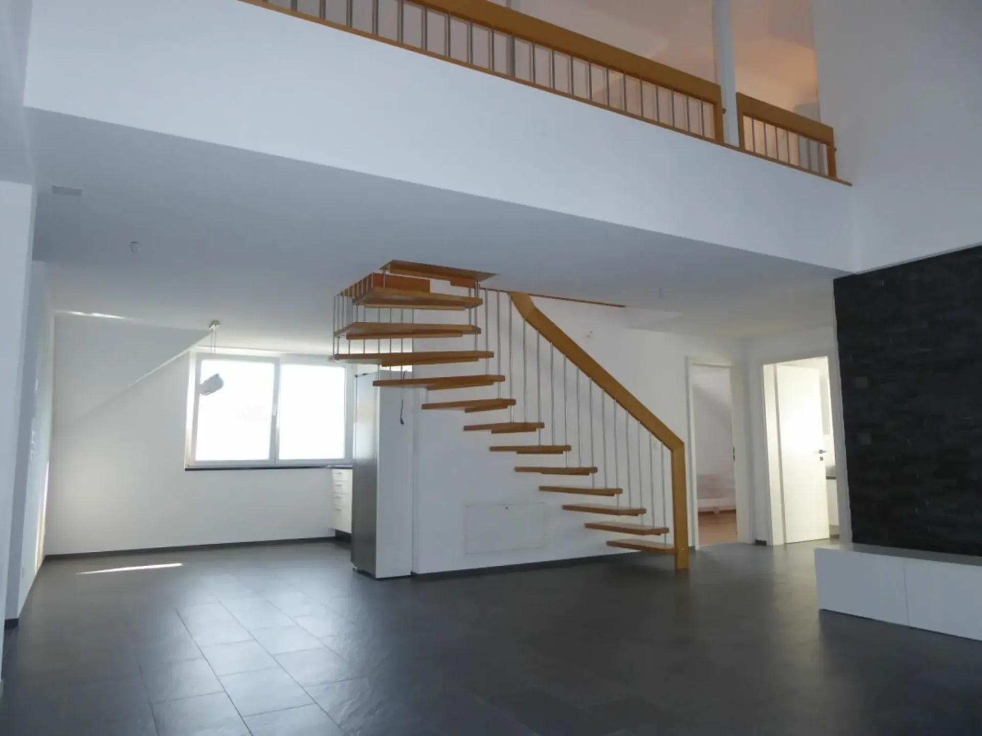 familienfreundliche und grosszügige 6-Zimmer-Maisonette-Wohnung