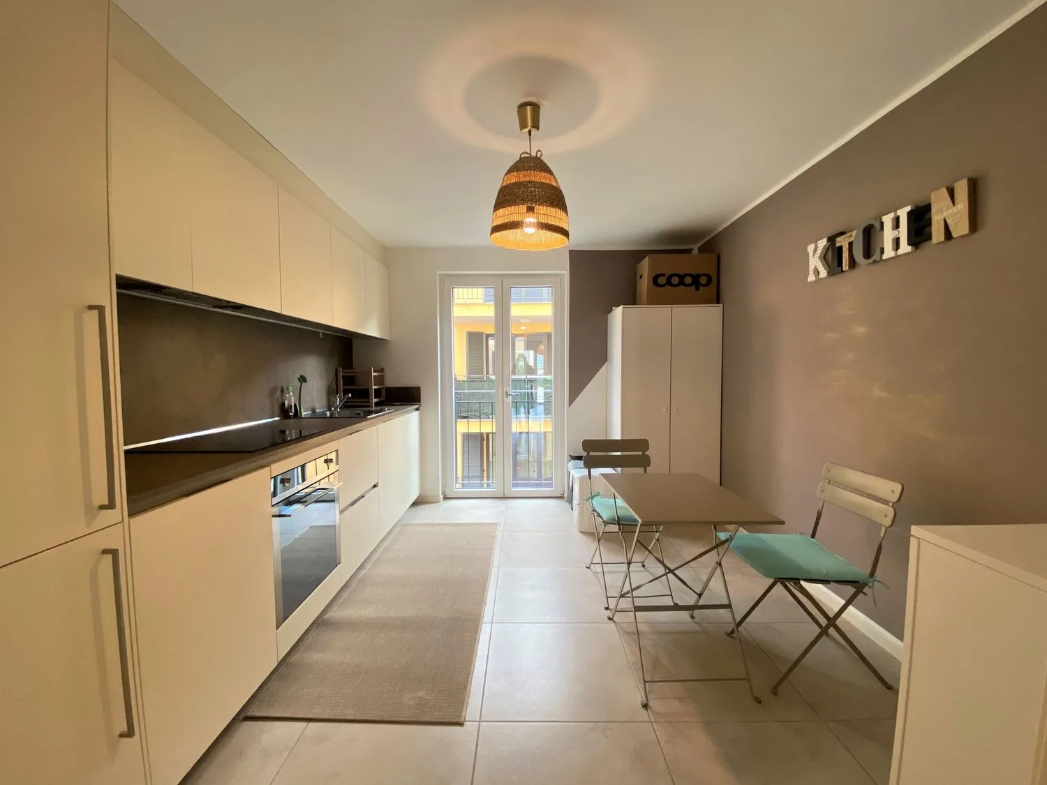 Appartement moderne 4.5 pièces semi-meublé à Novazzano