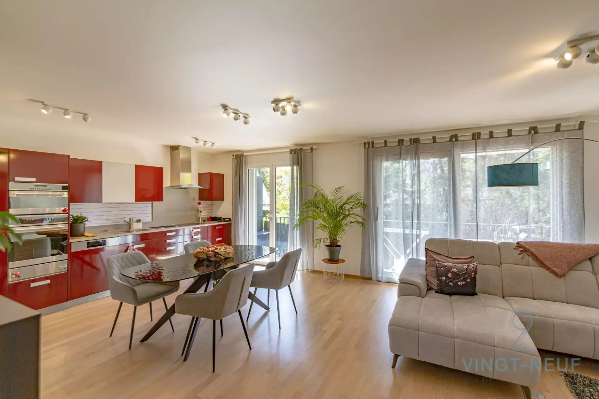 Onex ? 5-Zimmer-Wohnung mit großem Balkon, im Herzen der Einrichtungen