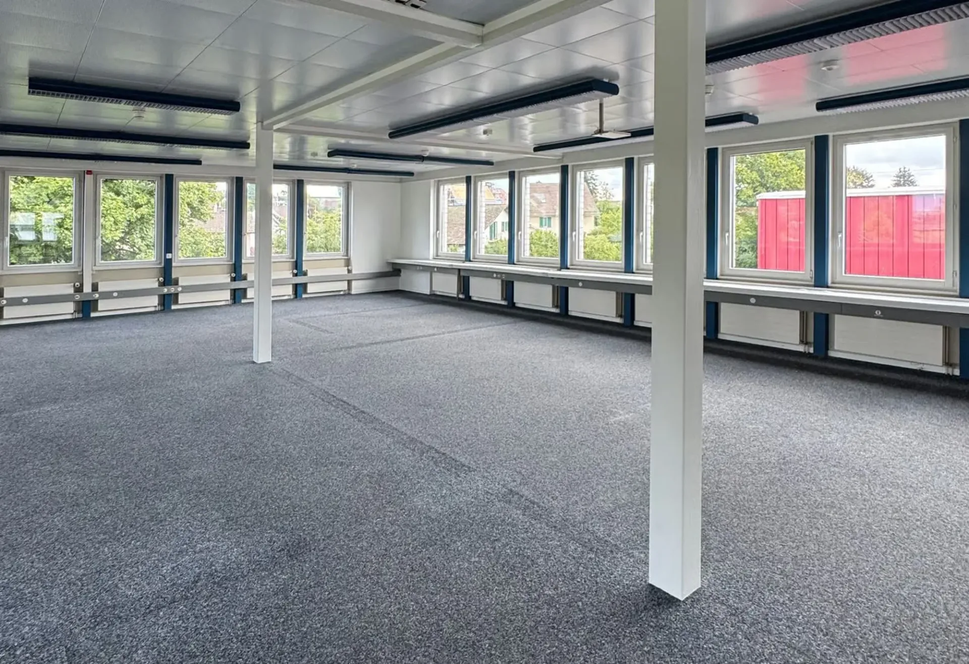 Espace de bureau abordable avec 318 m² – idéal pour les PME ou en combinaison avec un entrepôt